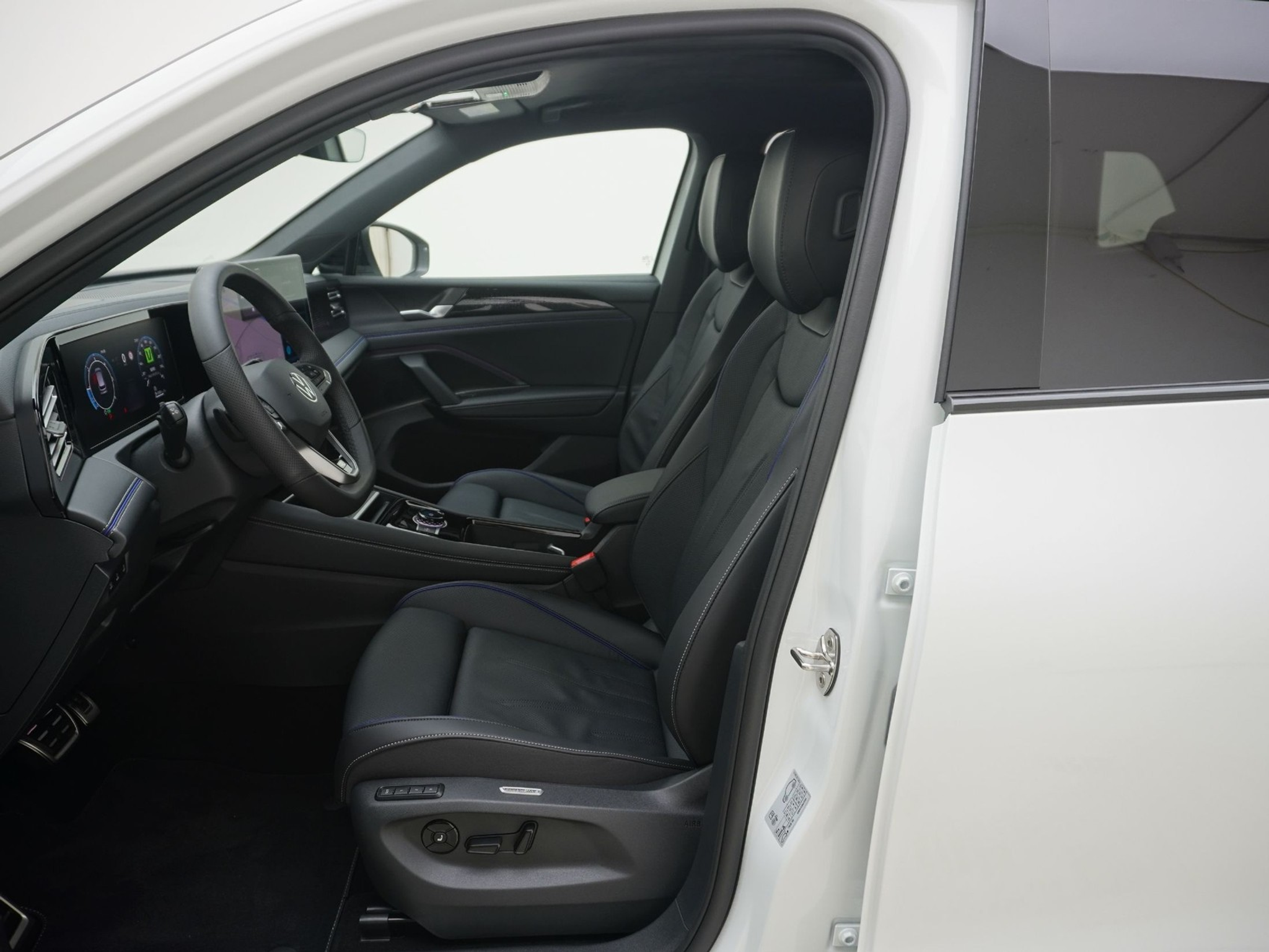 listing desktop thumbnail image 12