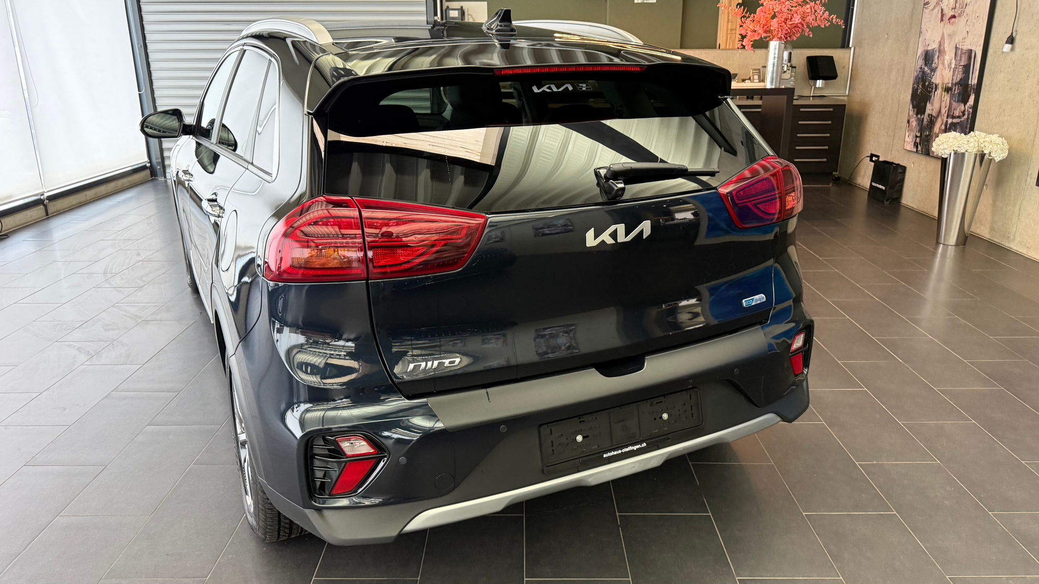 listing desktop thumbnail image 17