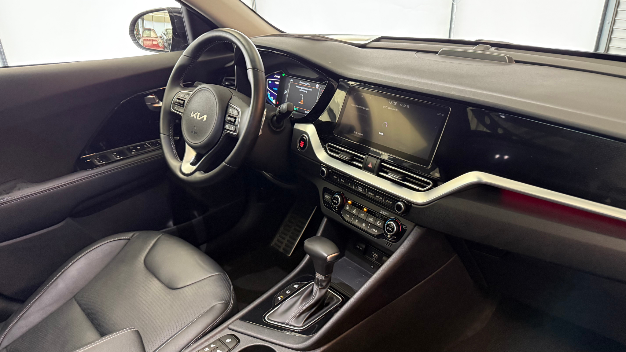 listing desktop thumbnail image 21