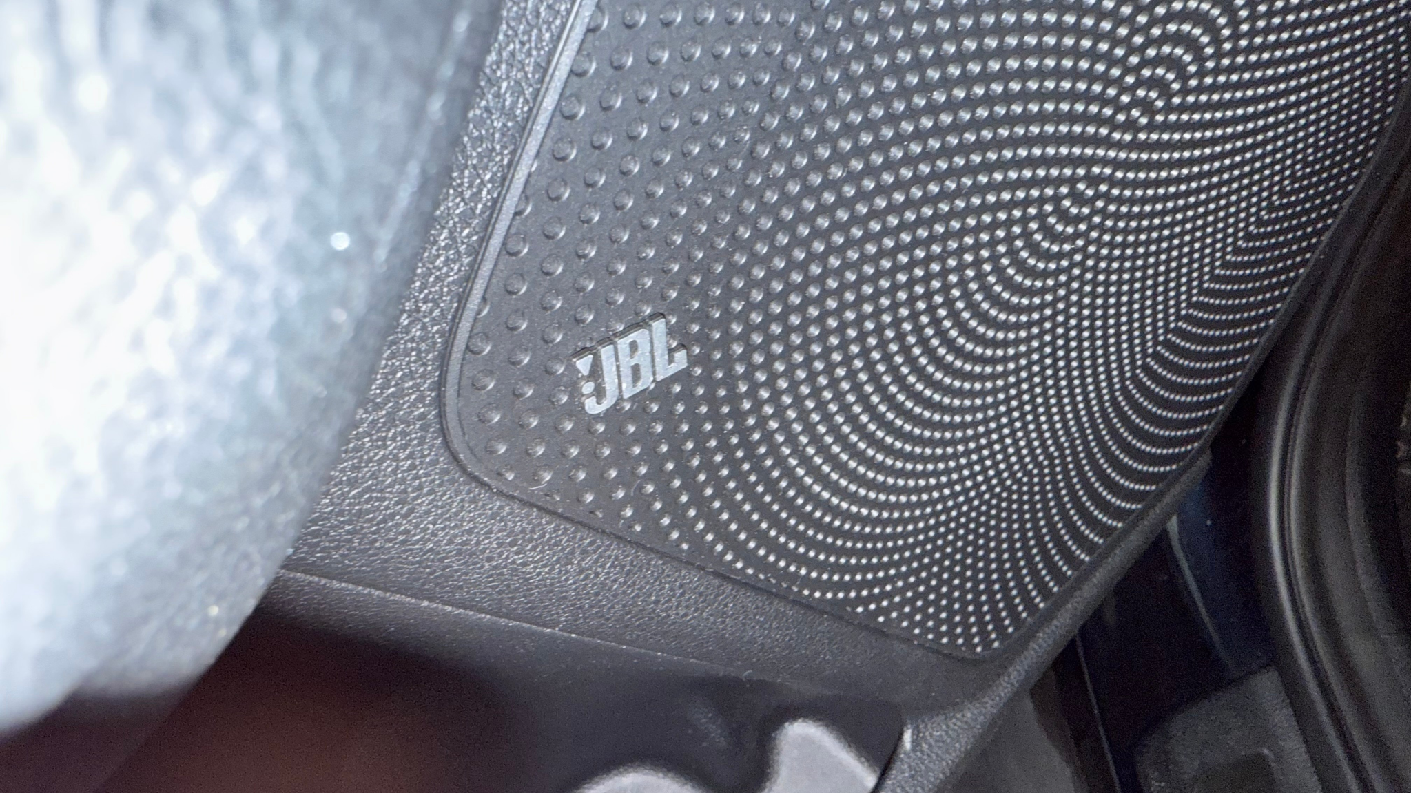 listing desktop thumbnail image 12