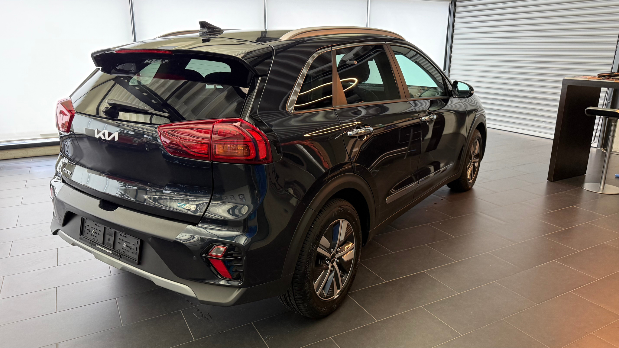 listing desktop thumbnail image 18