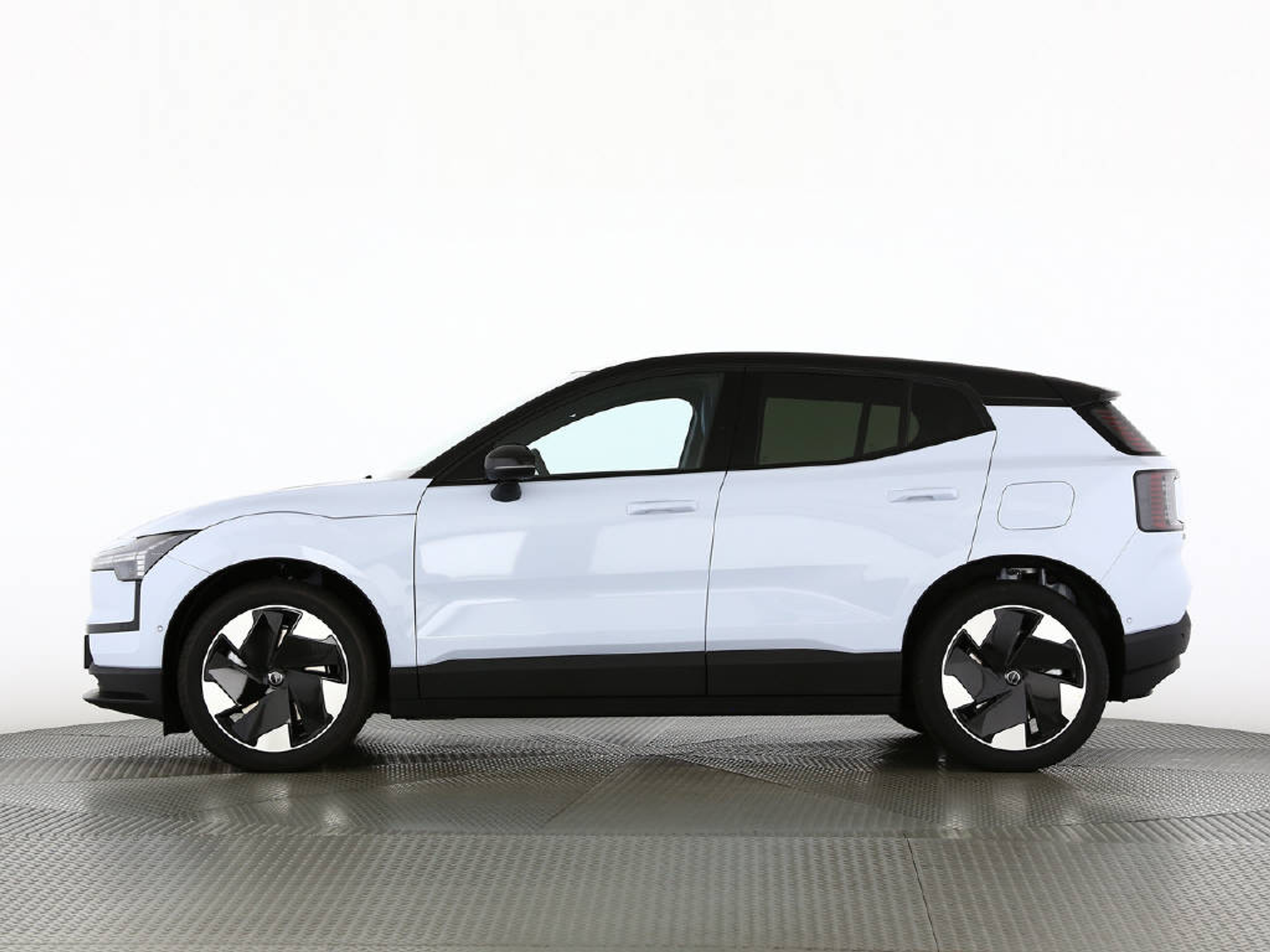 listing desktop thumbnail image 1