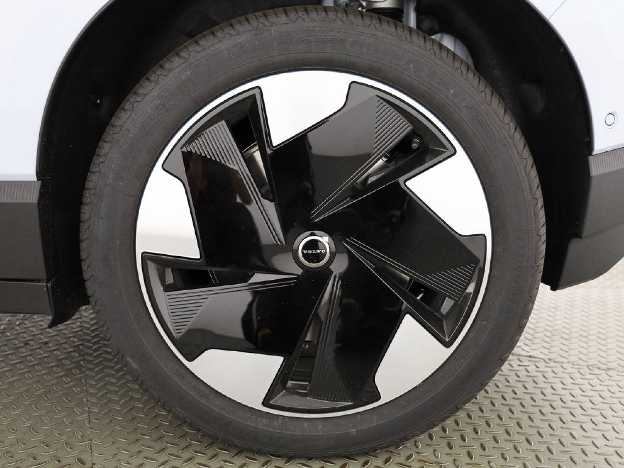 listing desktop thumbnail image 15