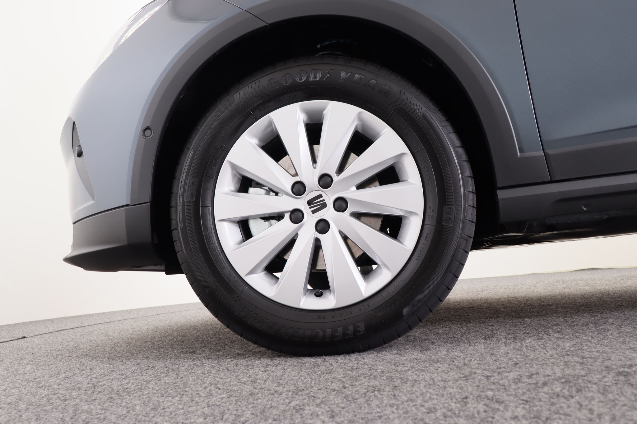 listing desktop thumbnail image 12