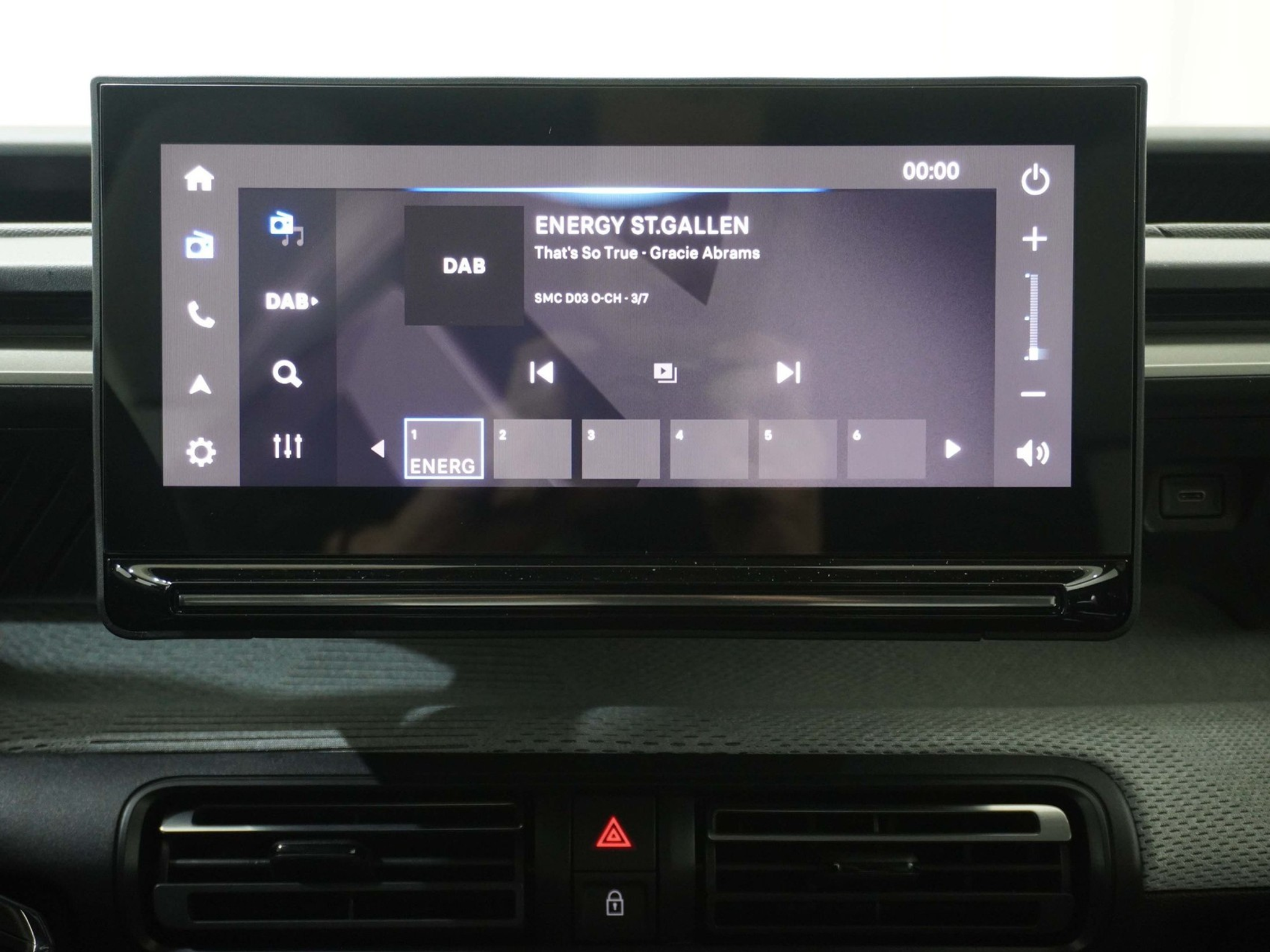 listing desktop thumbnail image 12