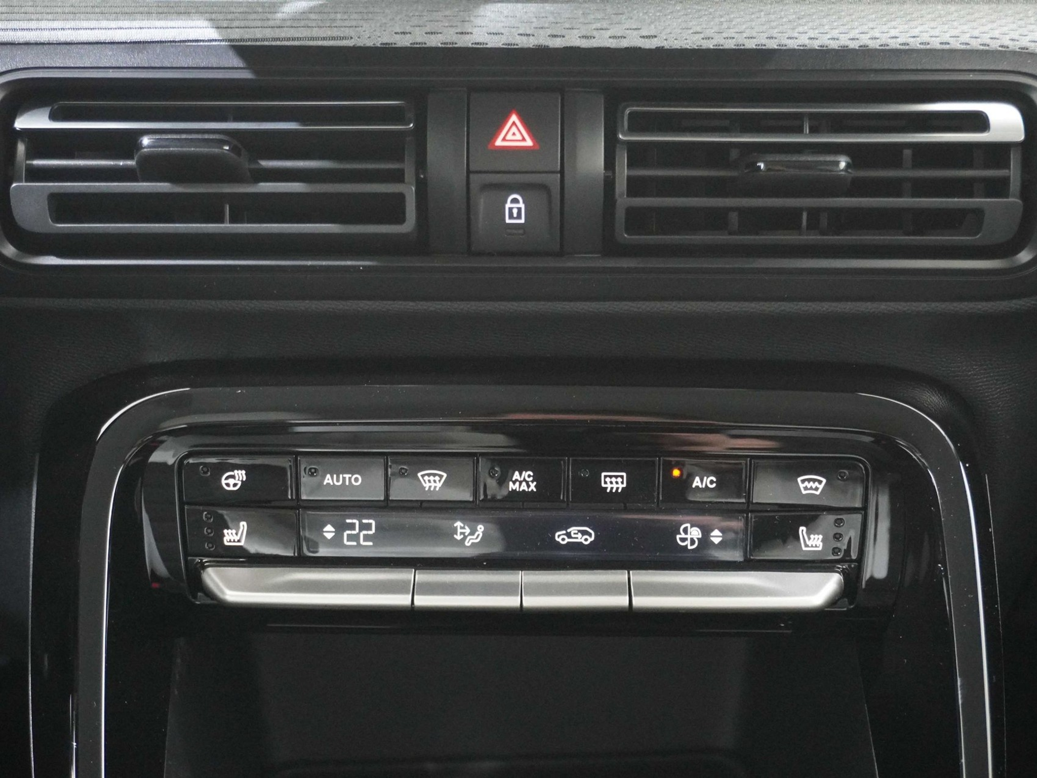 listing desktop thumbnail image 14