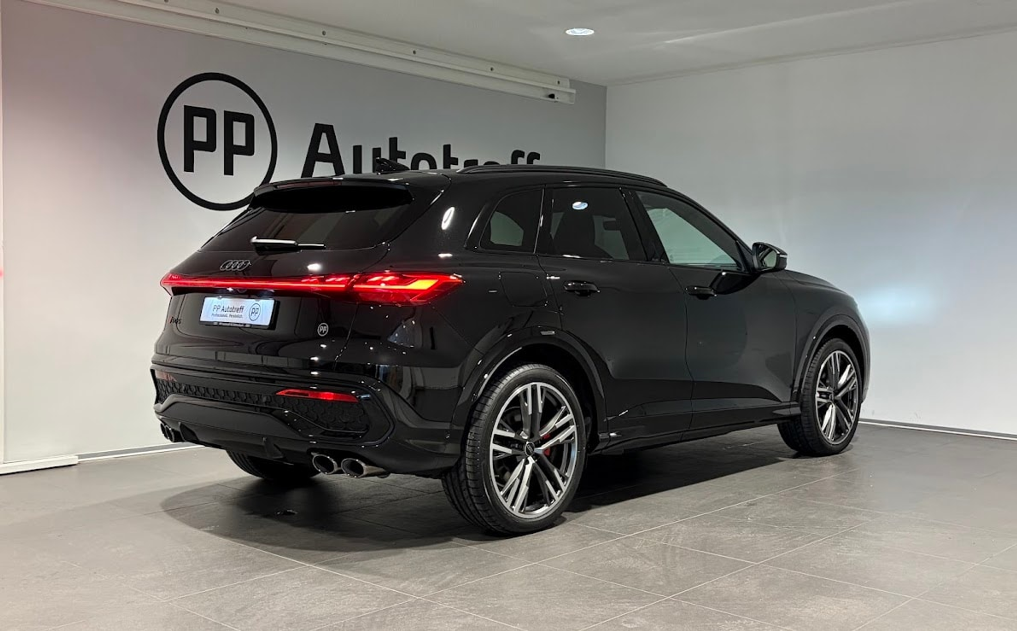 listing desktop thumbnail image 14