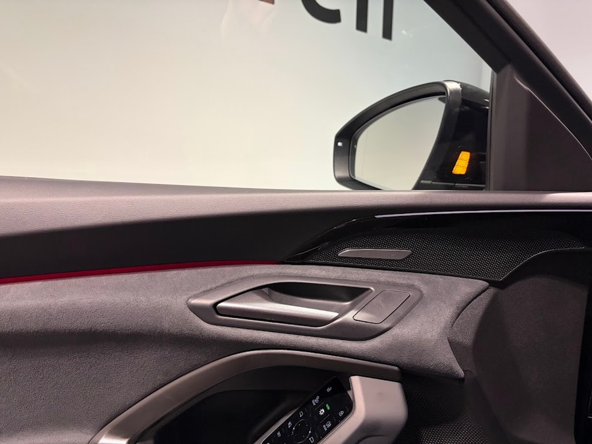 listing desktop thumbnail image 7