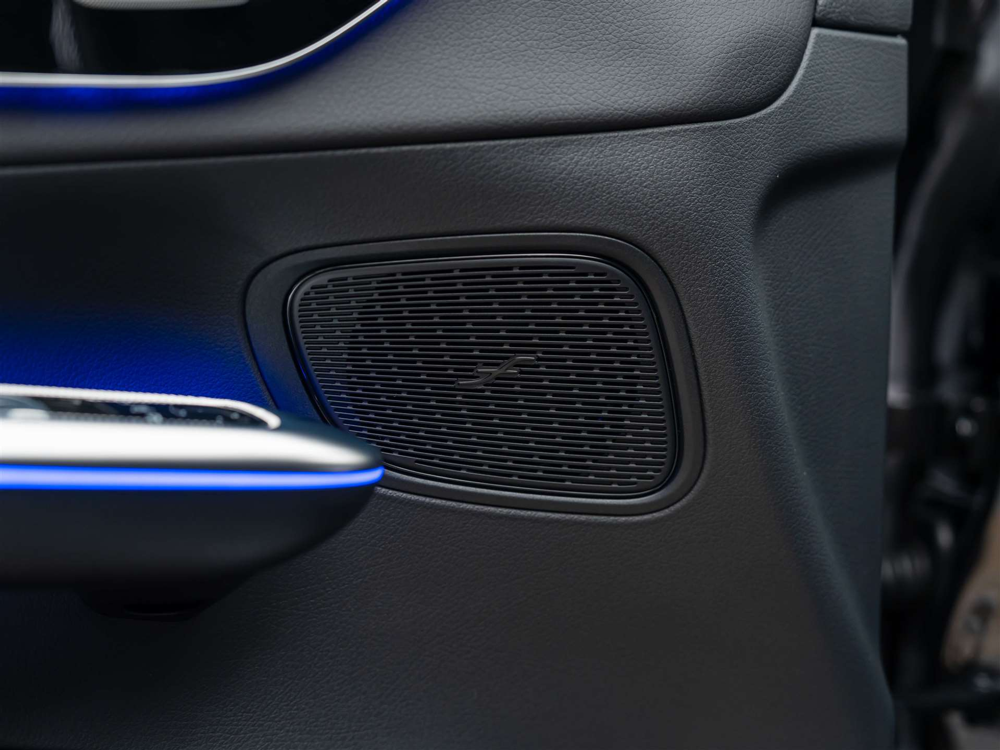 listing desktop thumbnail image 23