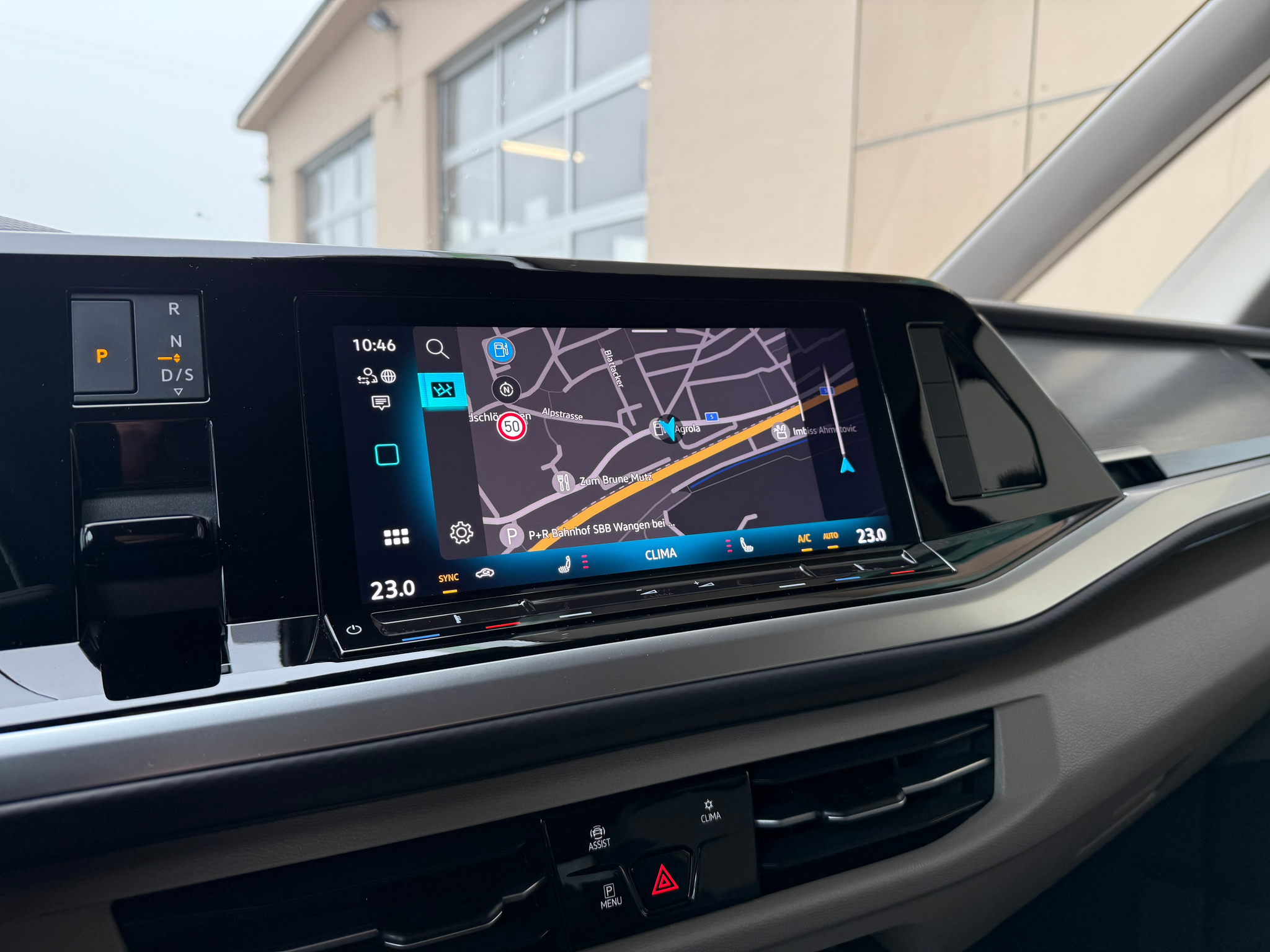 listing desktop thumbnail image 15