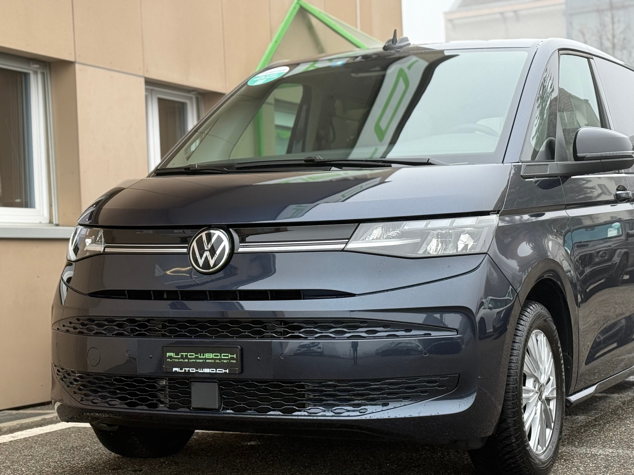 listing desktop thumbnail image 9