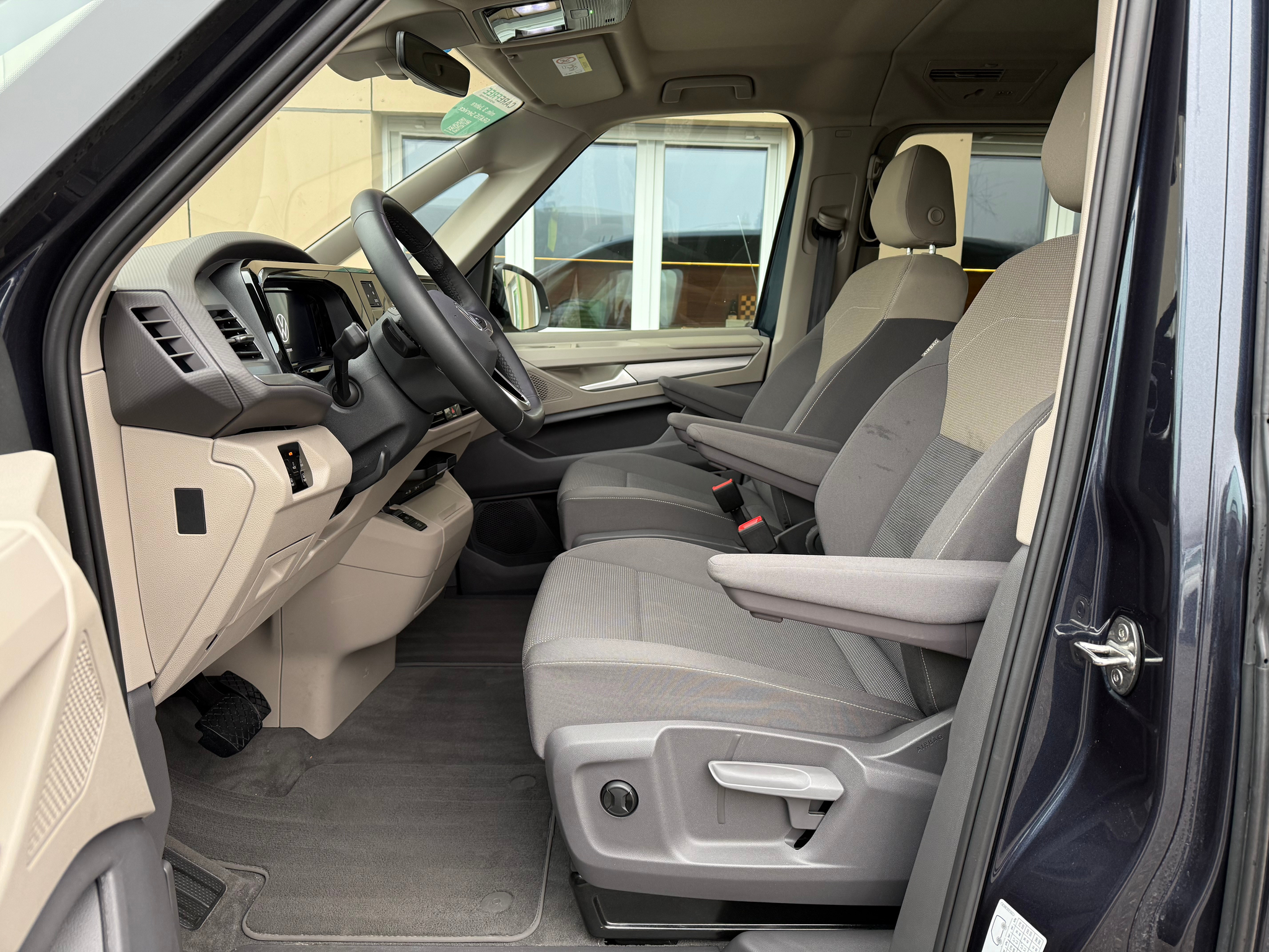 listing desktop thumbnail image 10