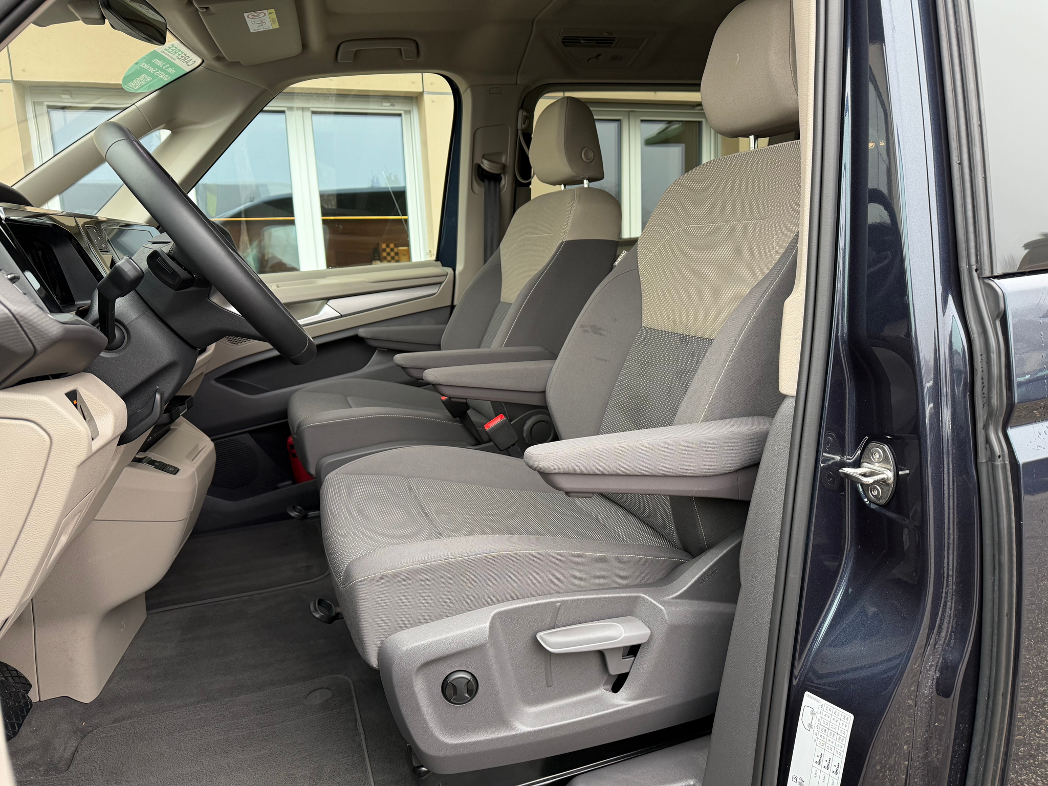 listing desktop thumbnail image 12