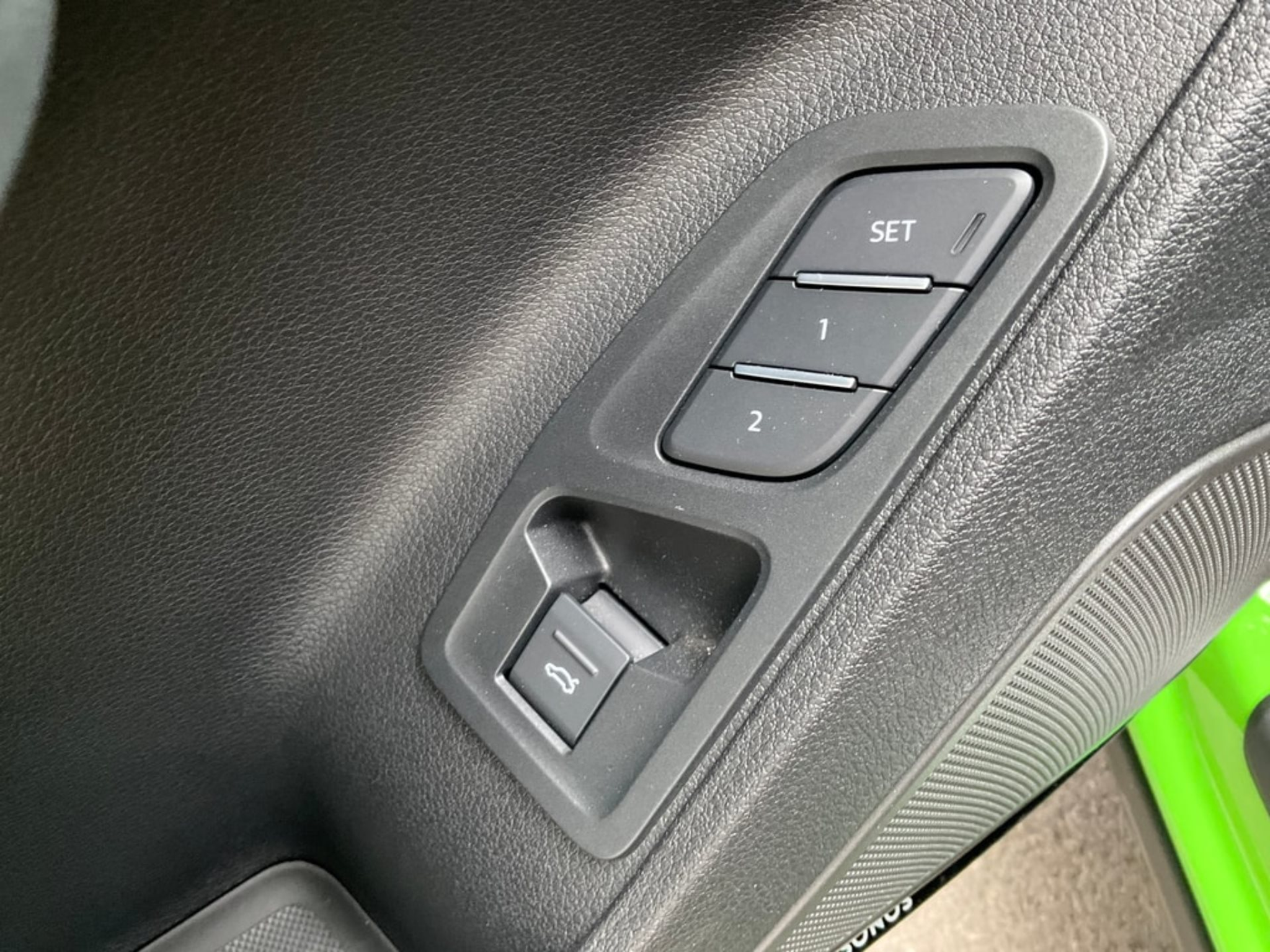 listing desktop thumbnail image 25