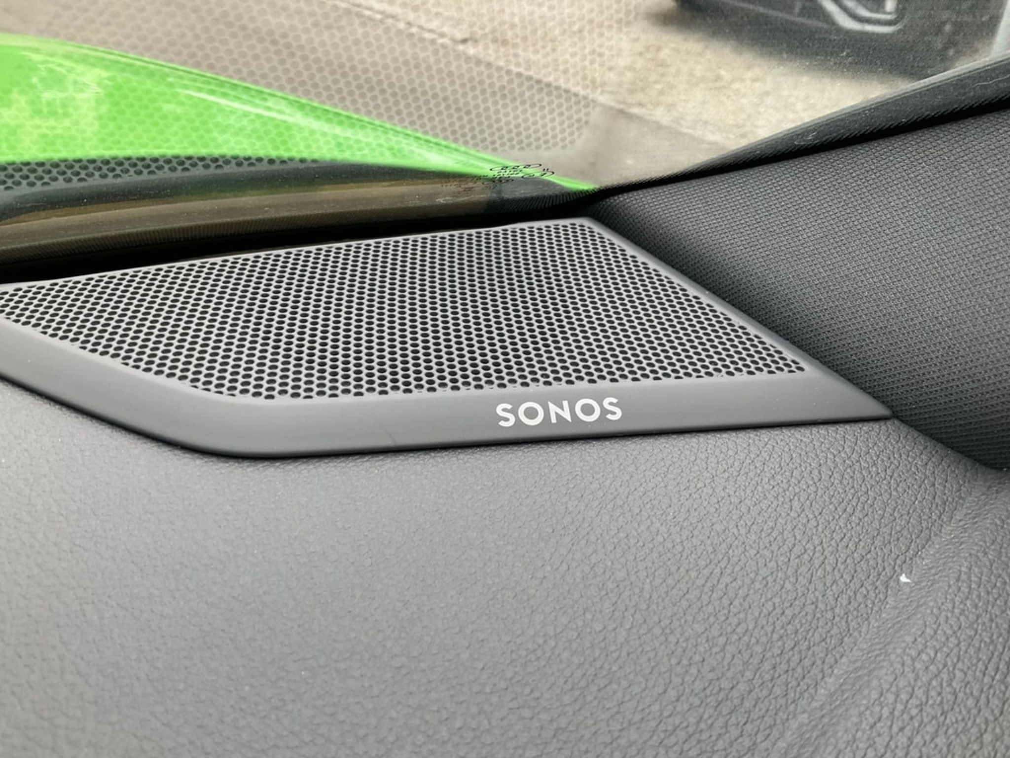 listing desktop thumbnail image 22