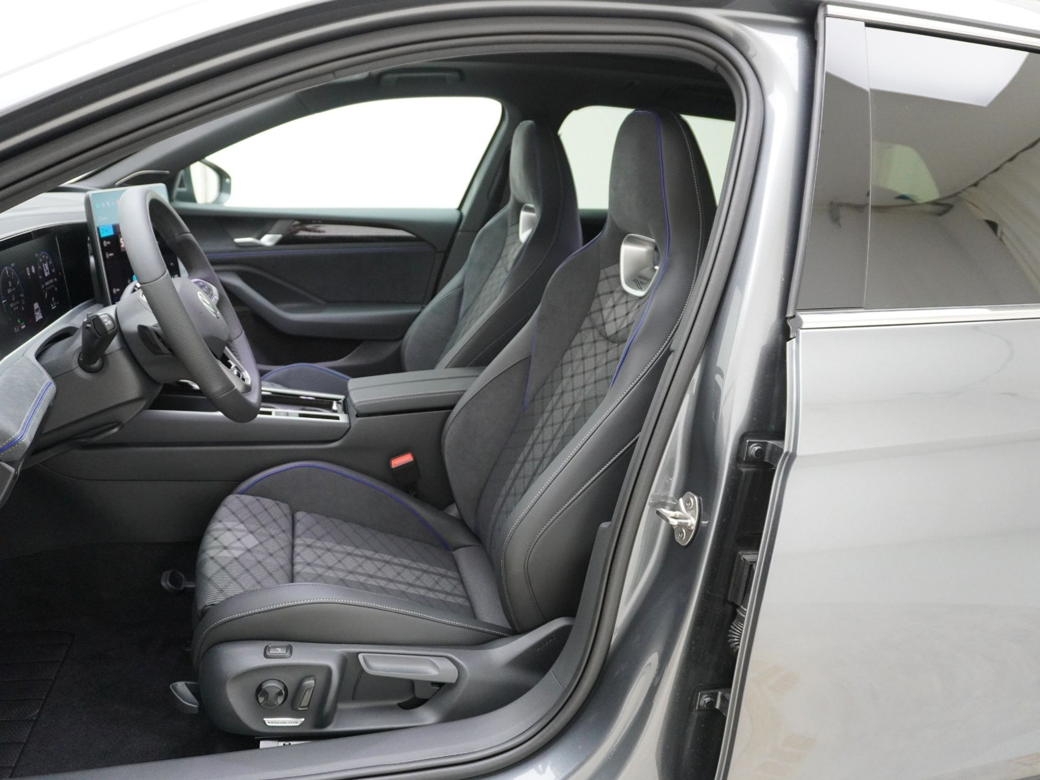 listing desktop thumbnail image 13