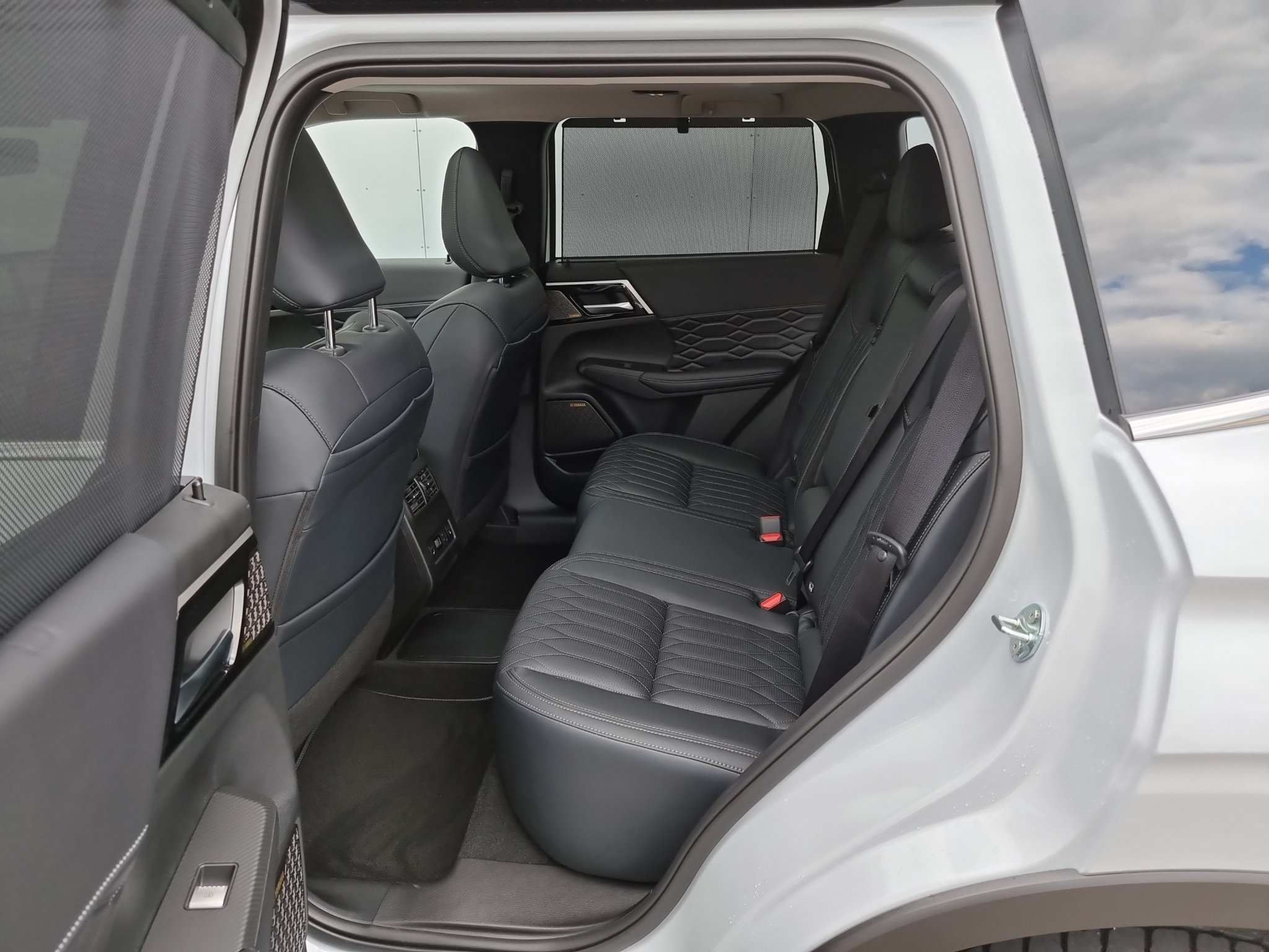 listing desktop thumbnail image 14