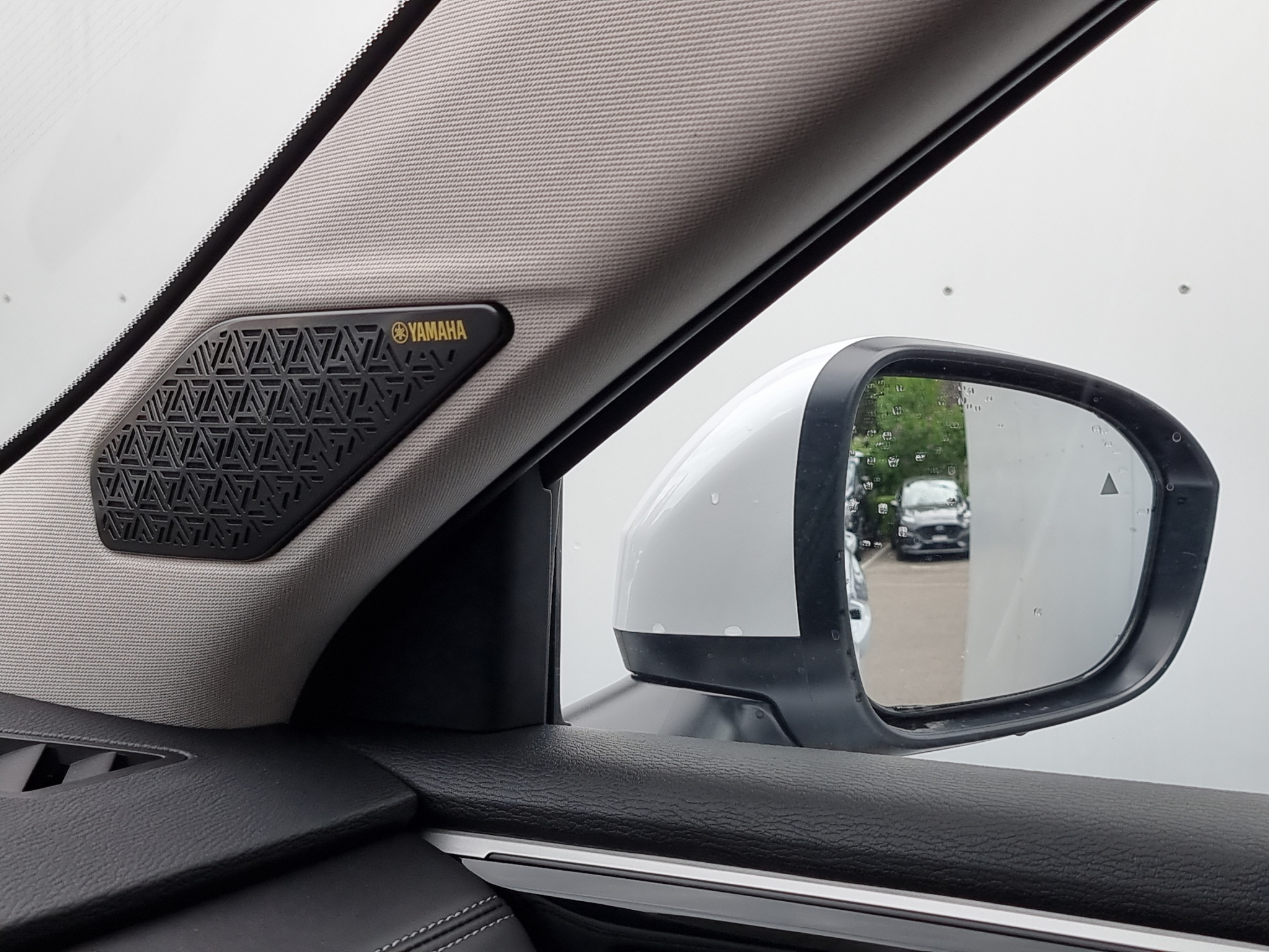 listing desktop thumbnail image 11