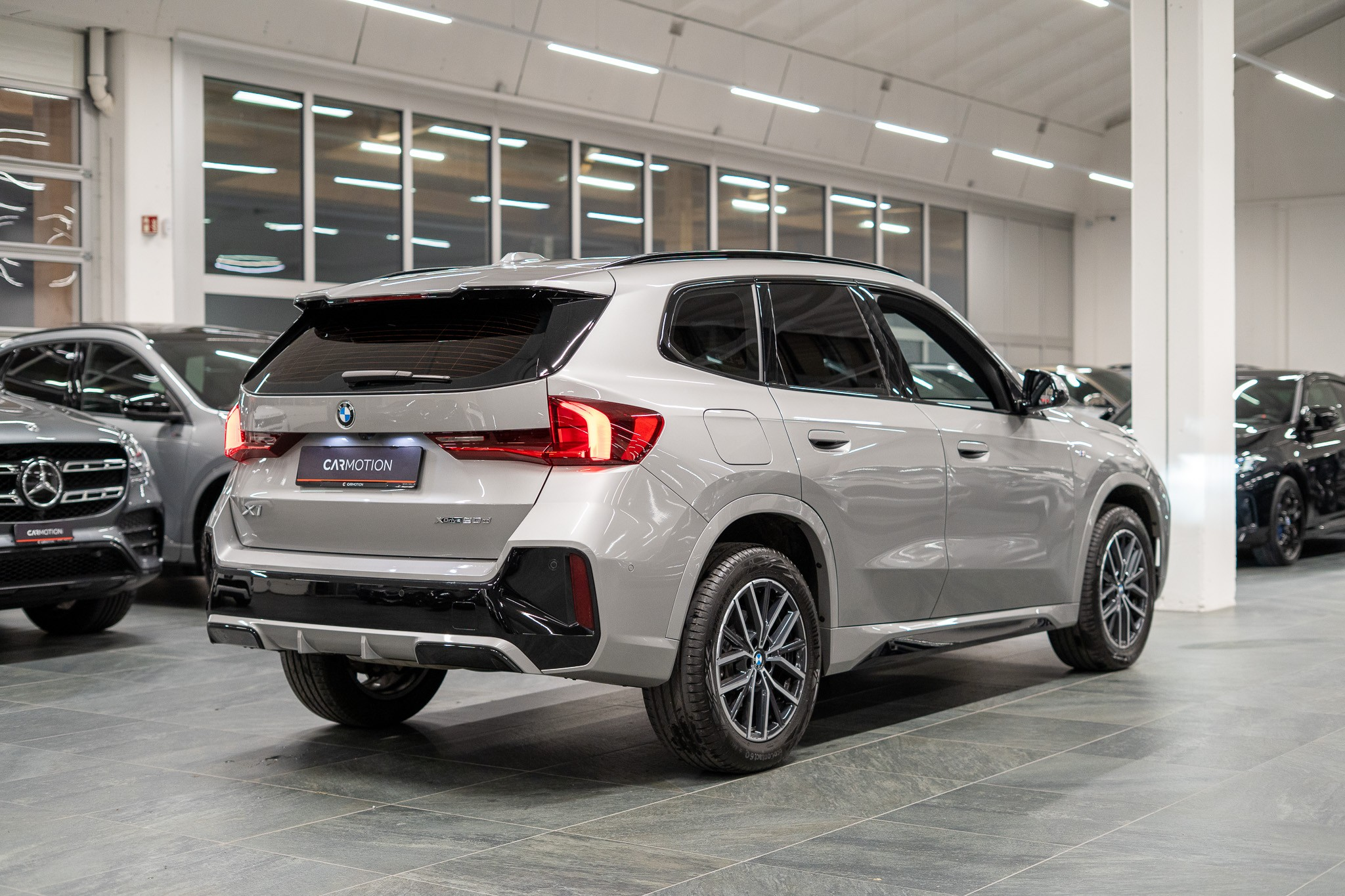 listing desktop thumbnail image 3