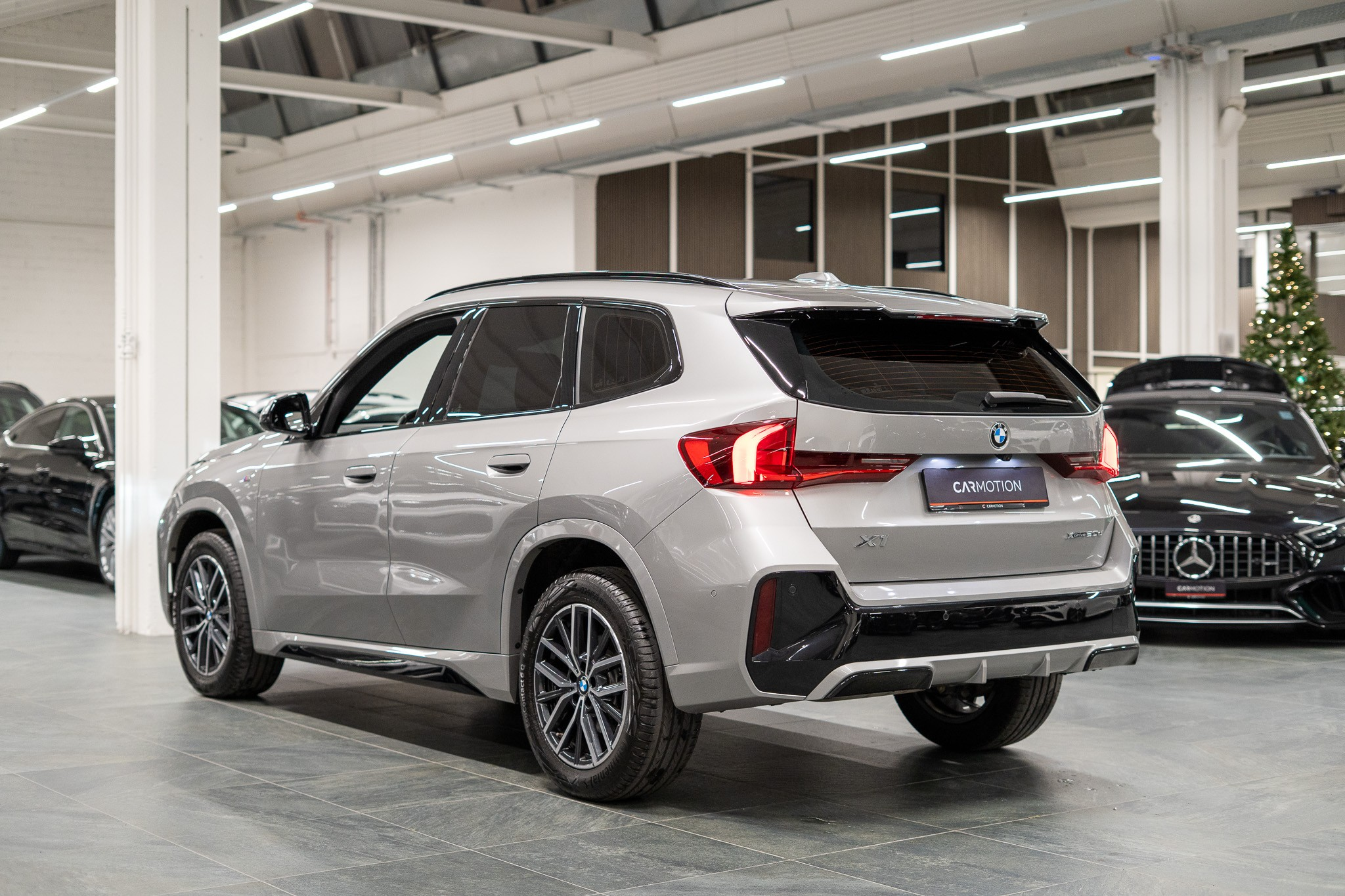 listing desktop thumbnail image 6