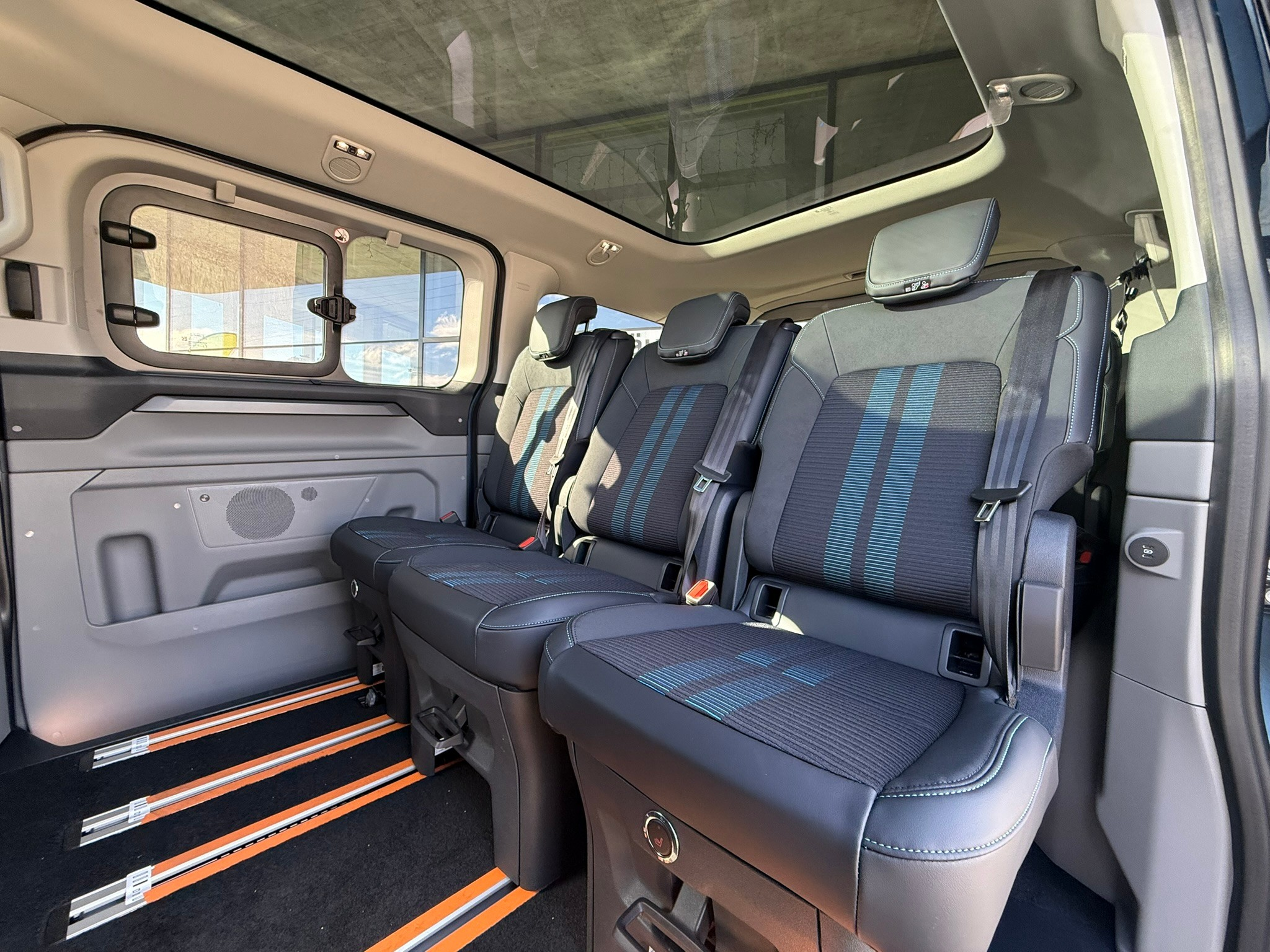 listing desktop thumbnail image 7