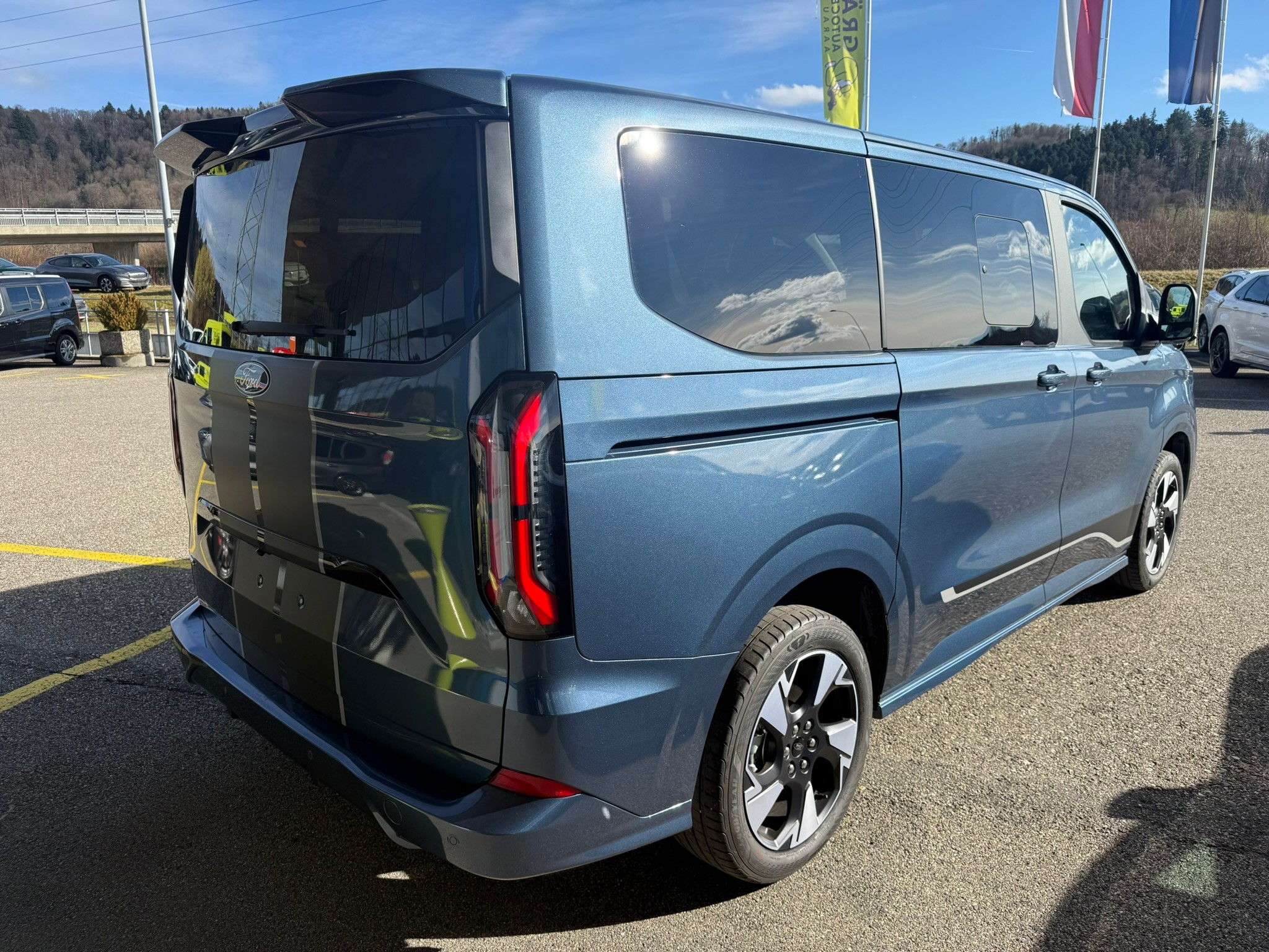 listing desktop thumbnail image 5