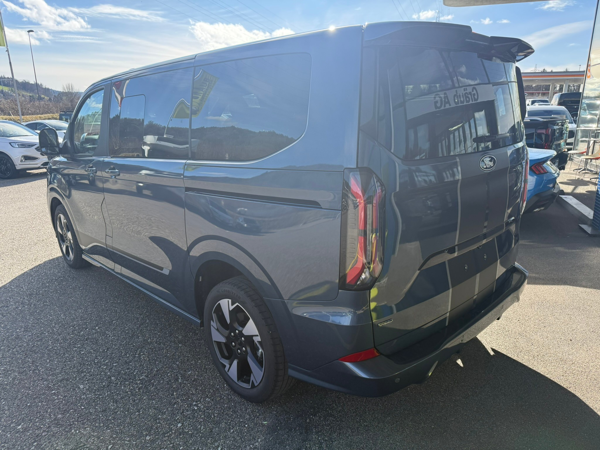 listing desktop thumbnail image 4