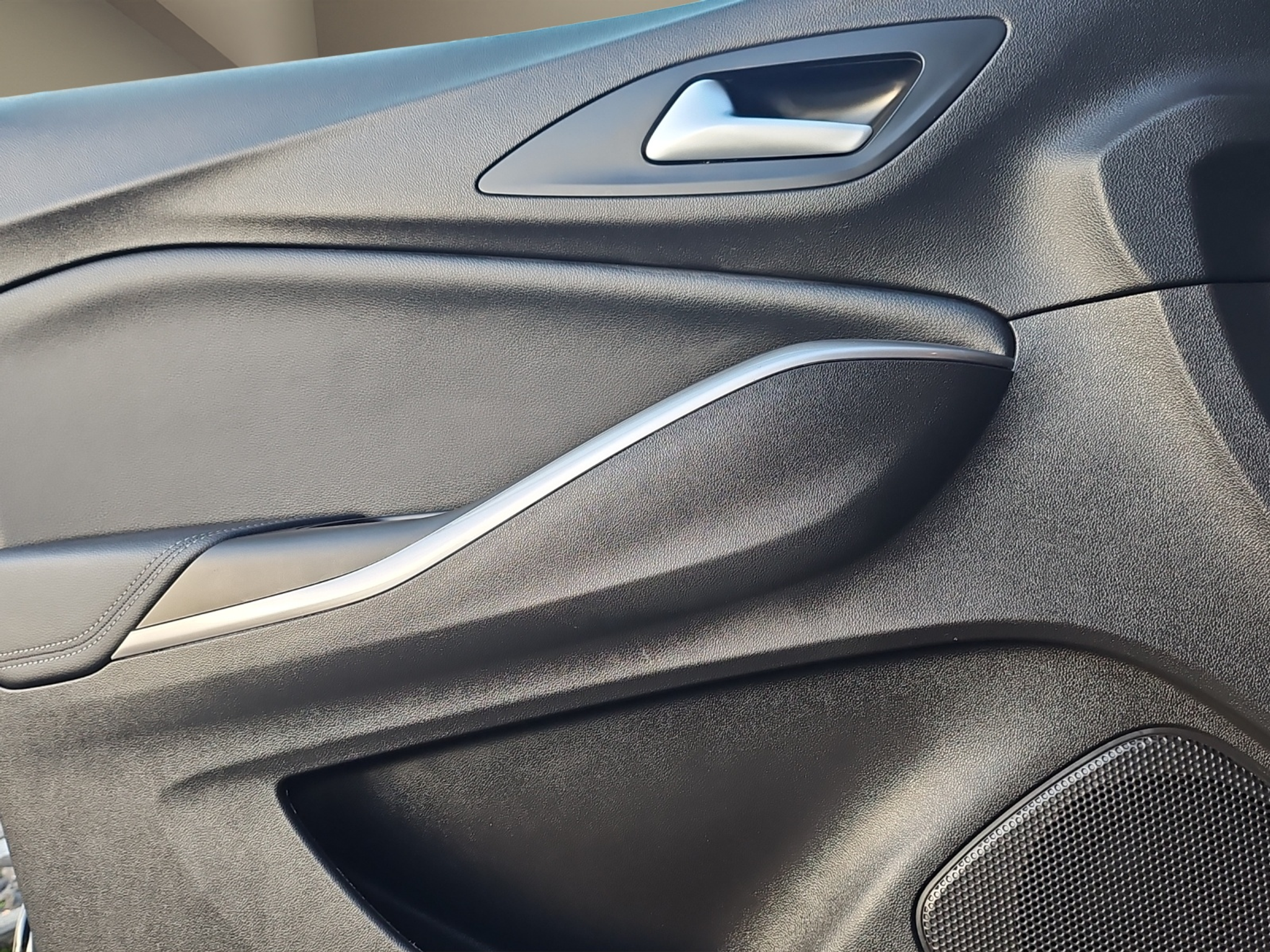 listing desktop thumbnail image 11