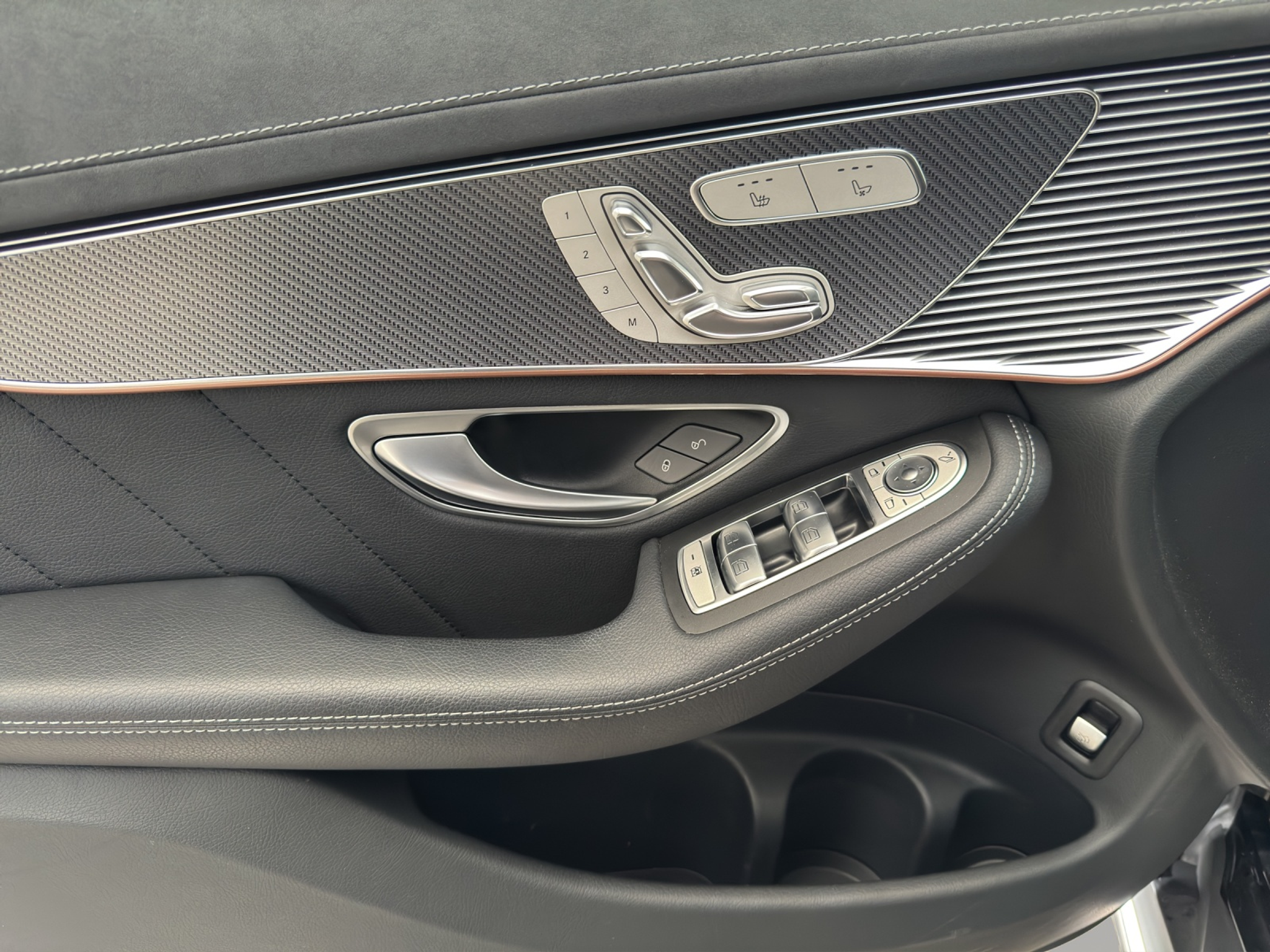 listing desktop thumbnail image 12