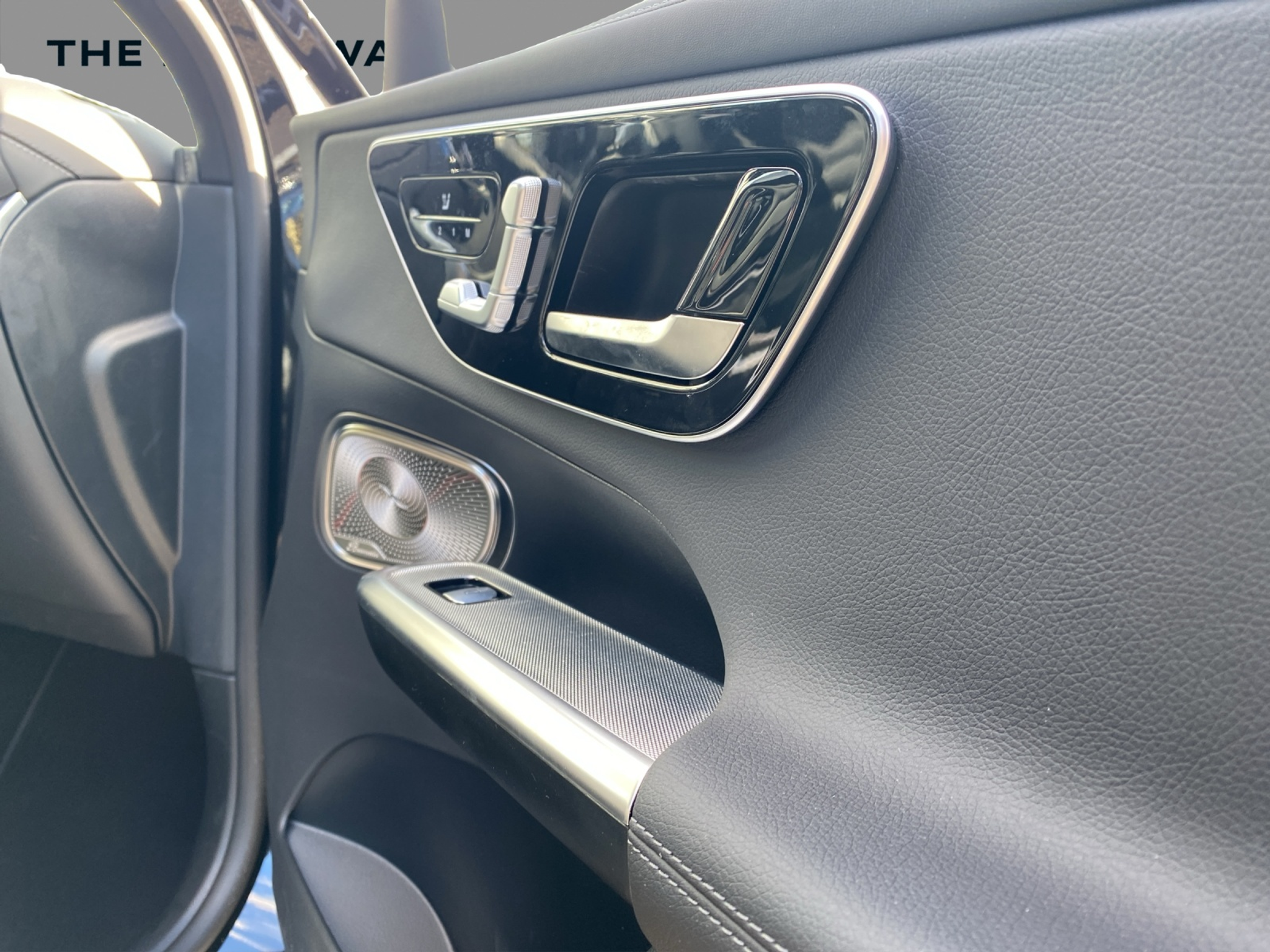 listing desktop thumbnail image 16