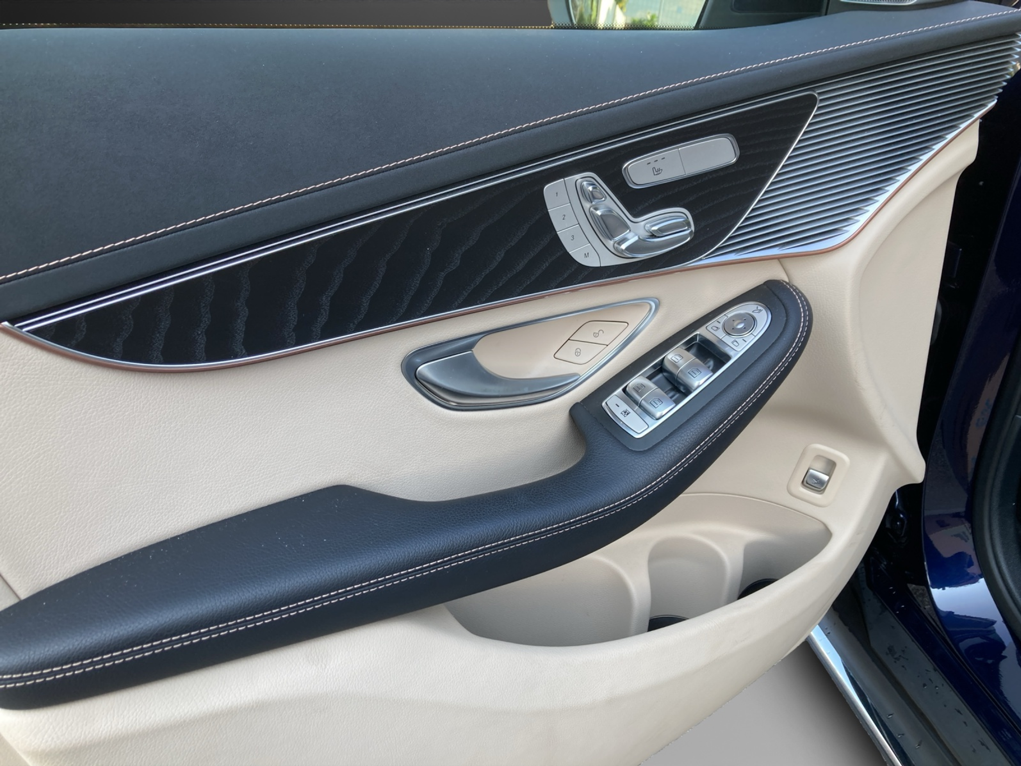 listing desktop thumbnail image 12