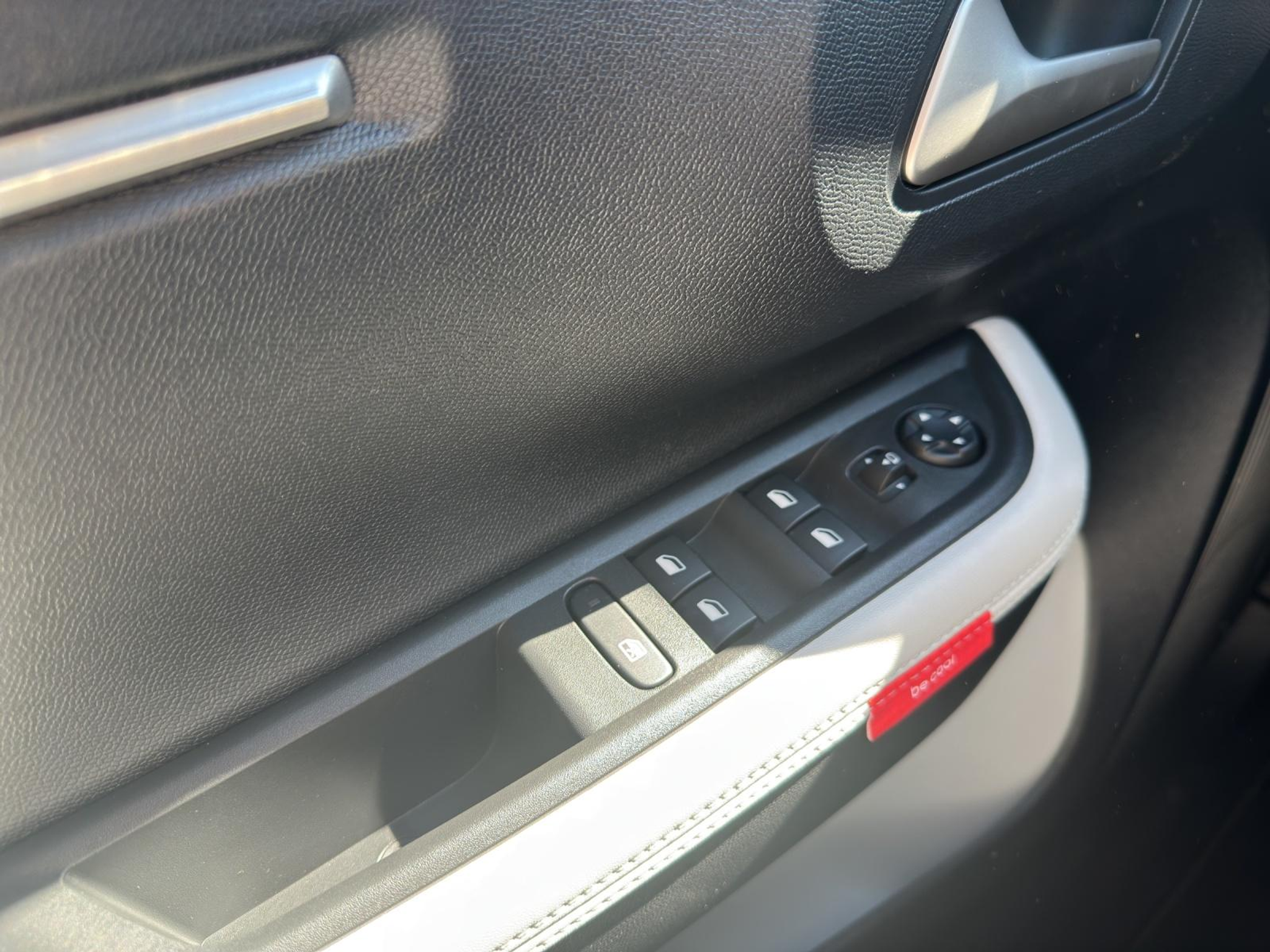 listing desktop thumbnail image 12