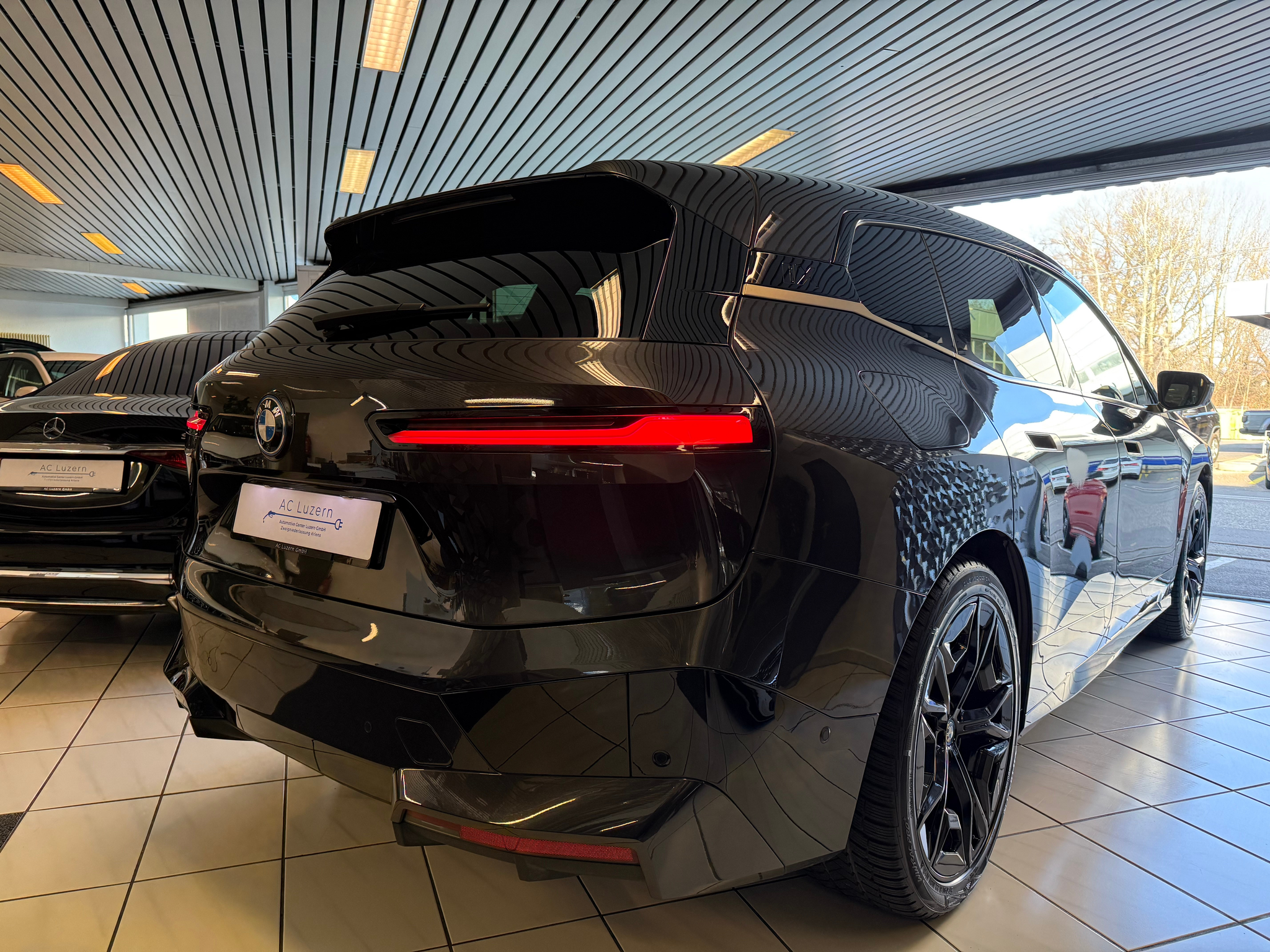 listing desktop thumbnail image 2