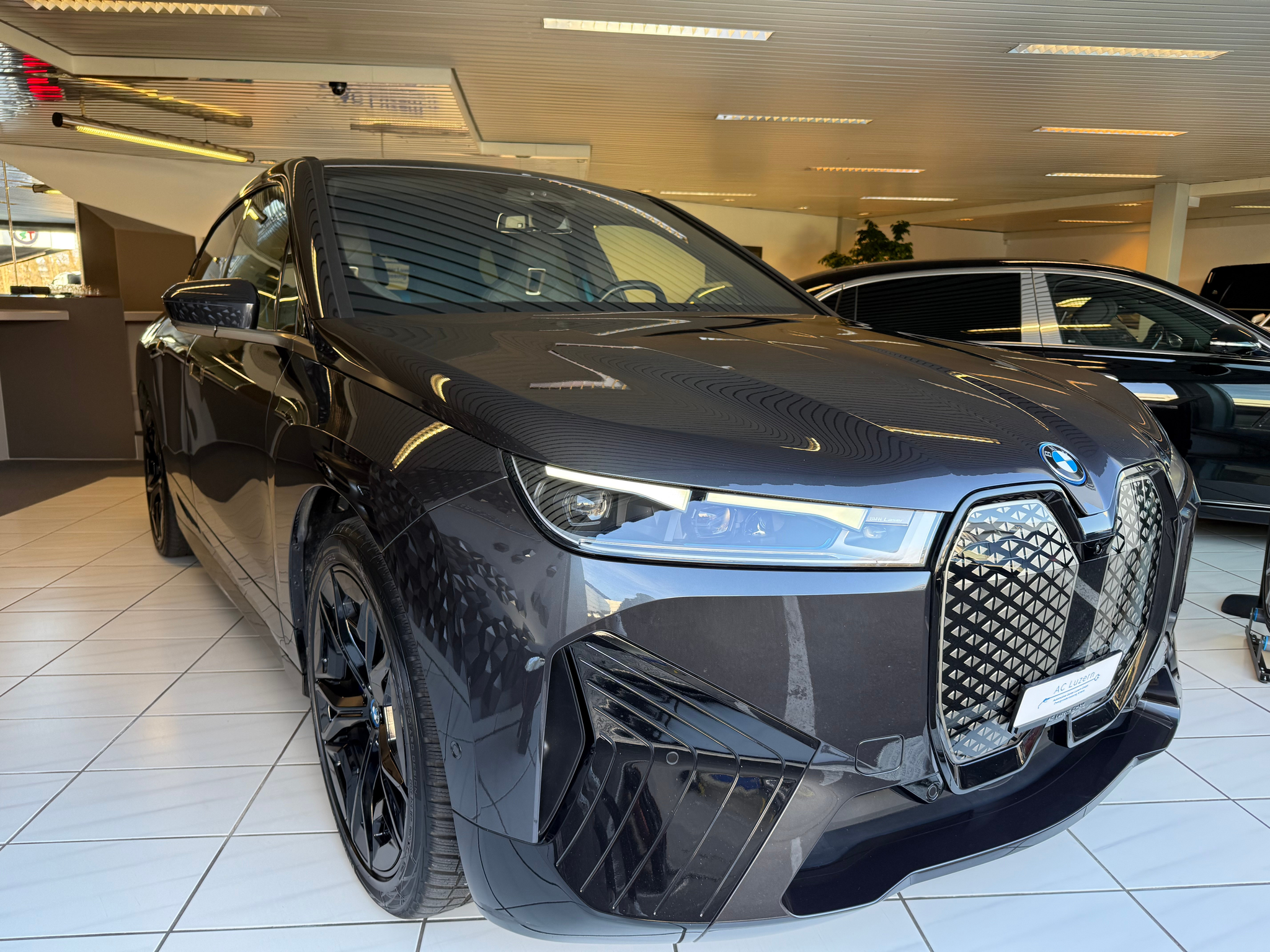 listing desktop thumbnail image 3