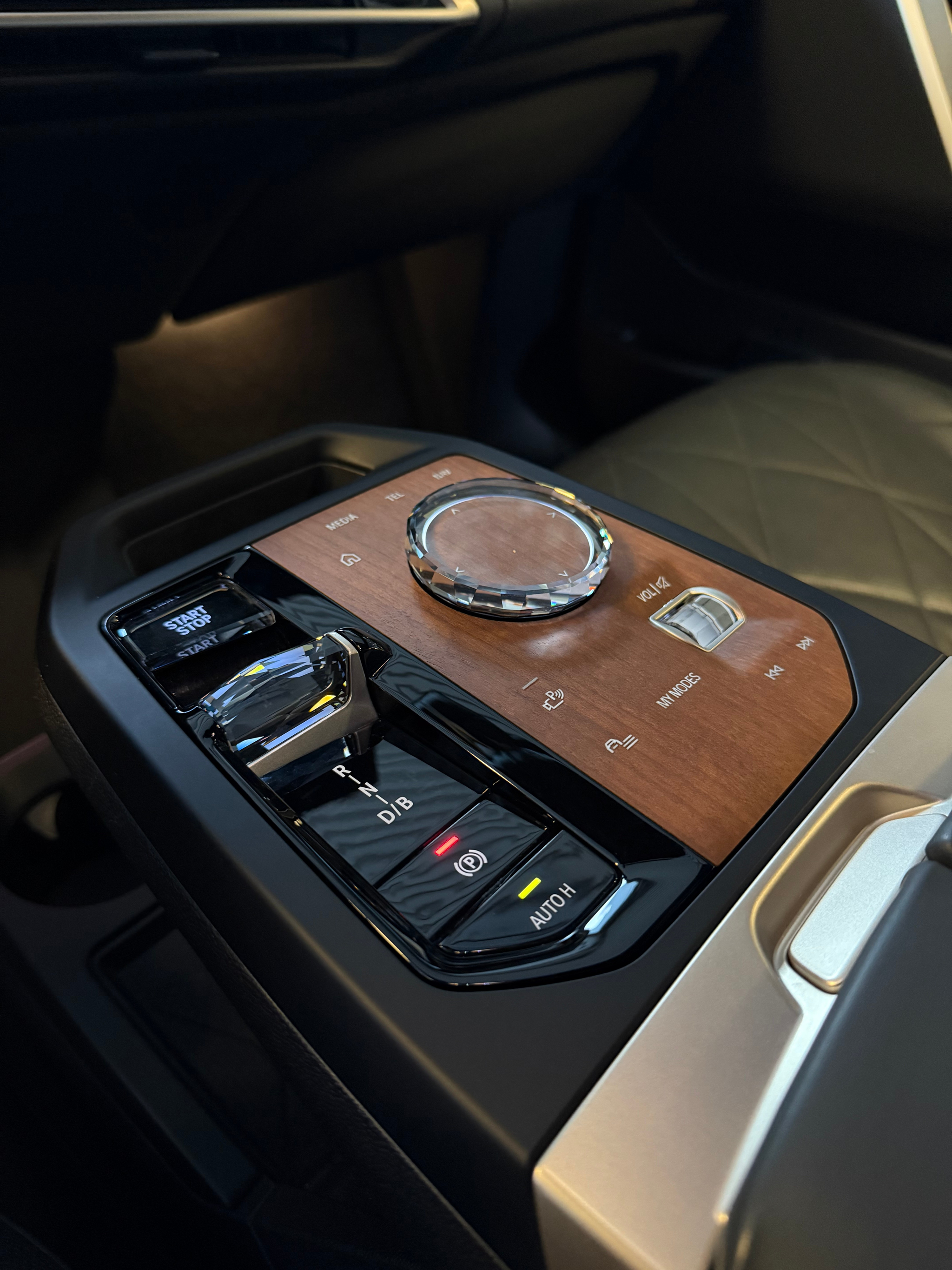 listing desktop thumbnail image 16