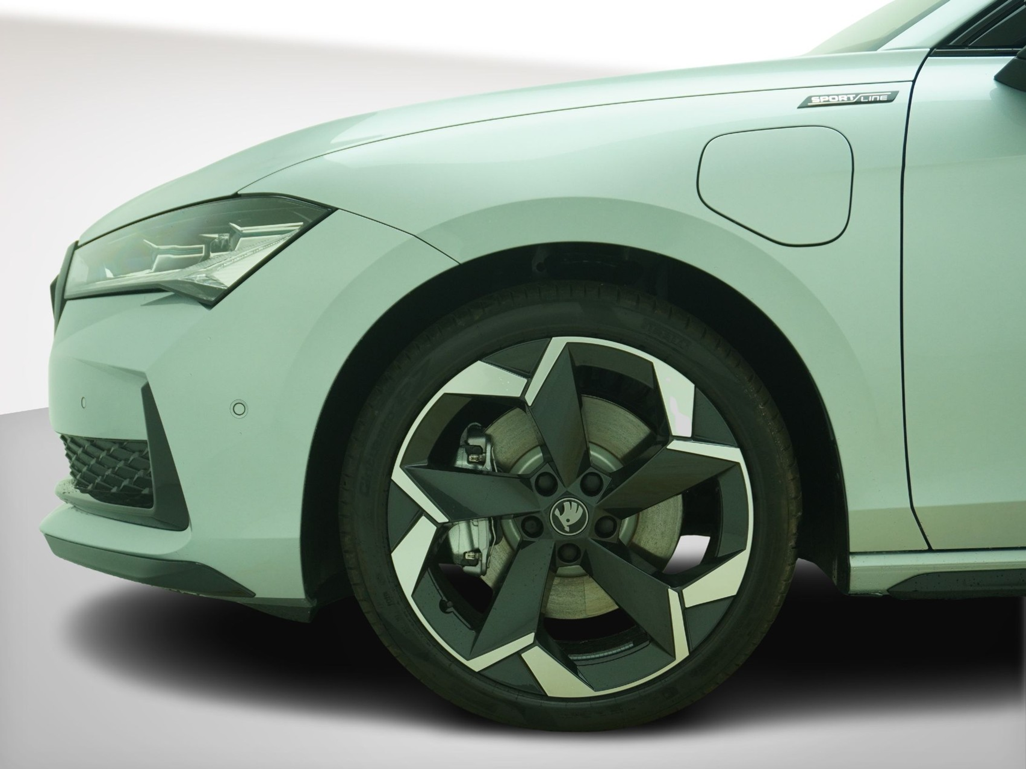 listing desktop thumbnail image 9