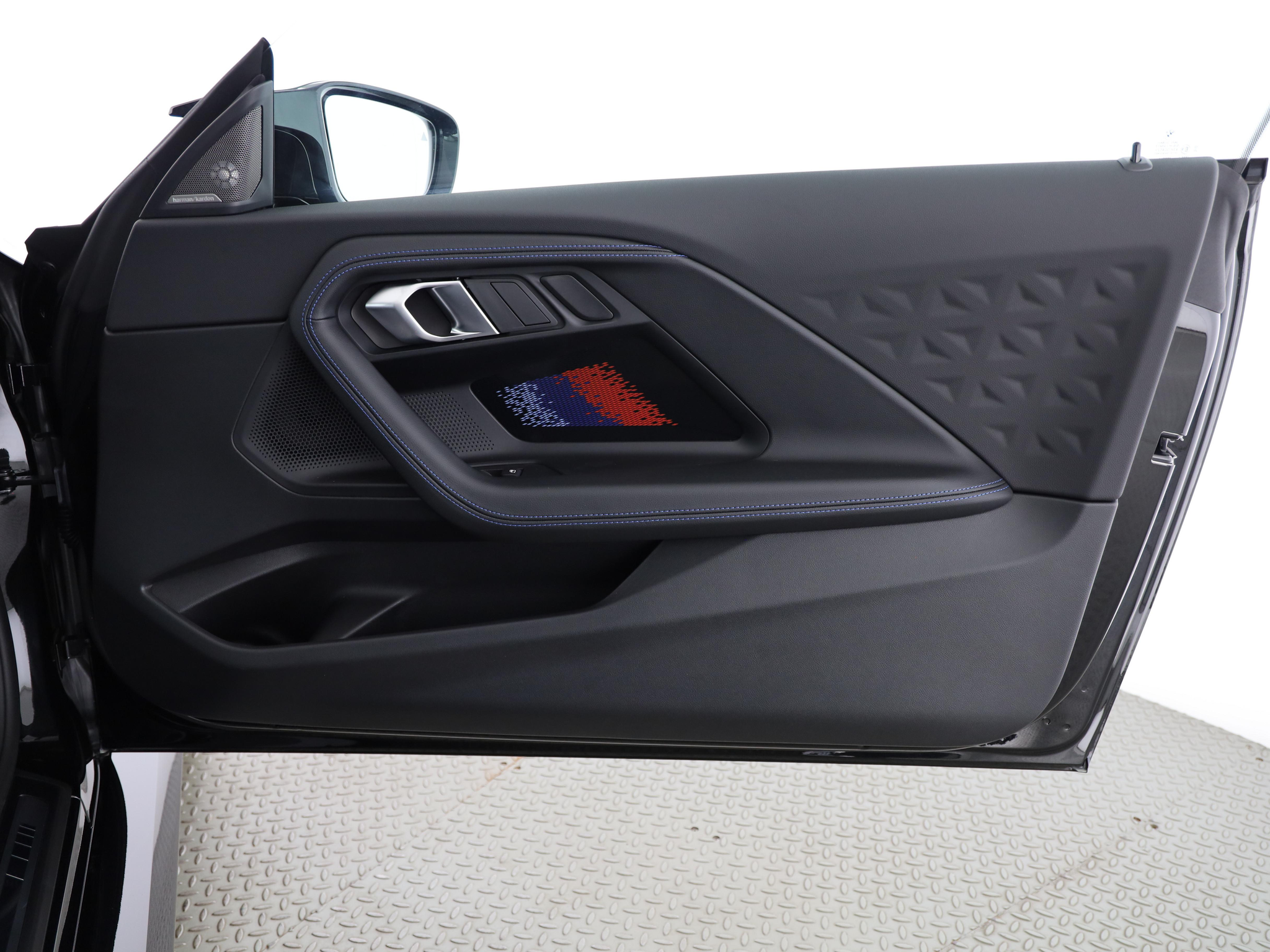 listing desktop thumbnail image 15