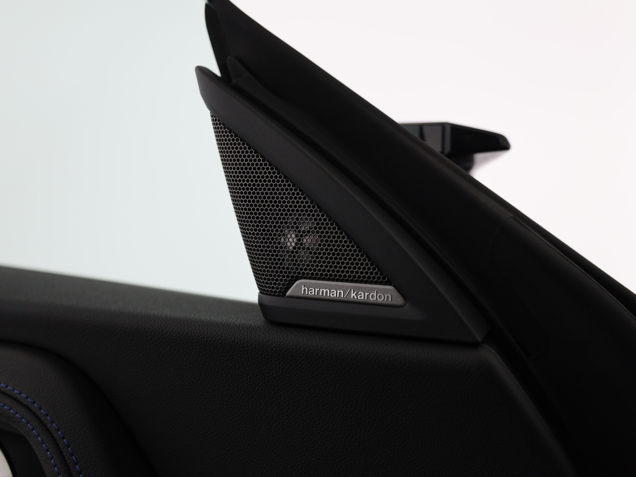 listing desktop thumbnail image 16