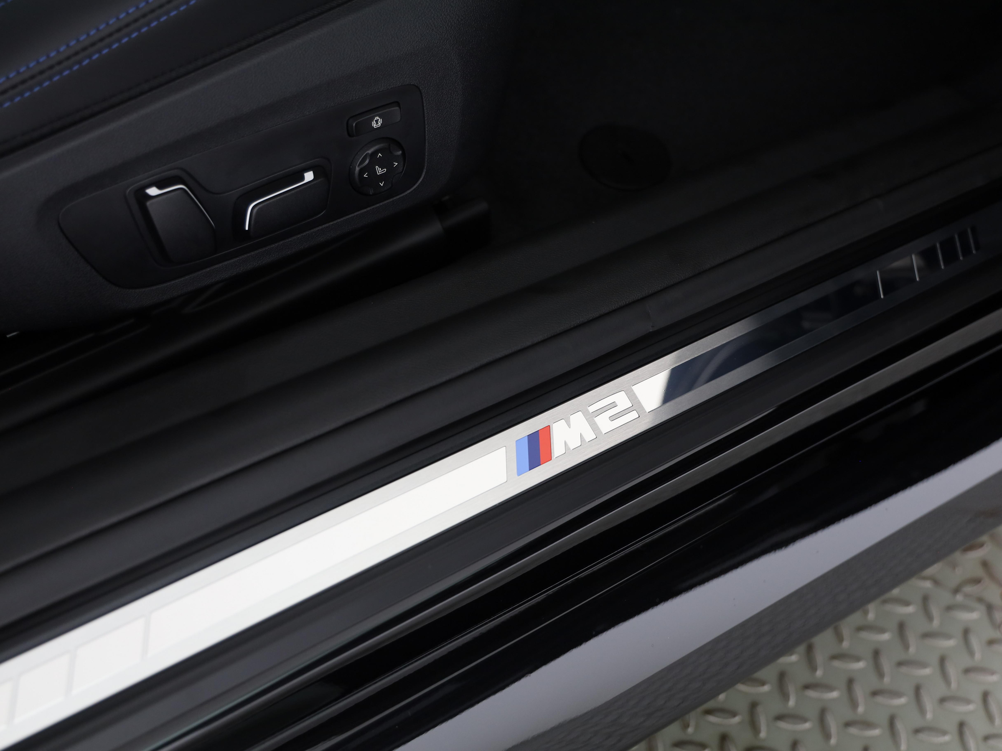 listing desktop thumbnail image 18