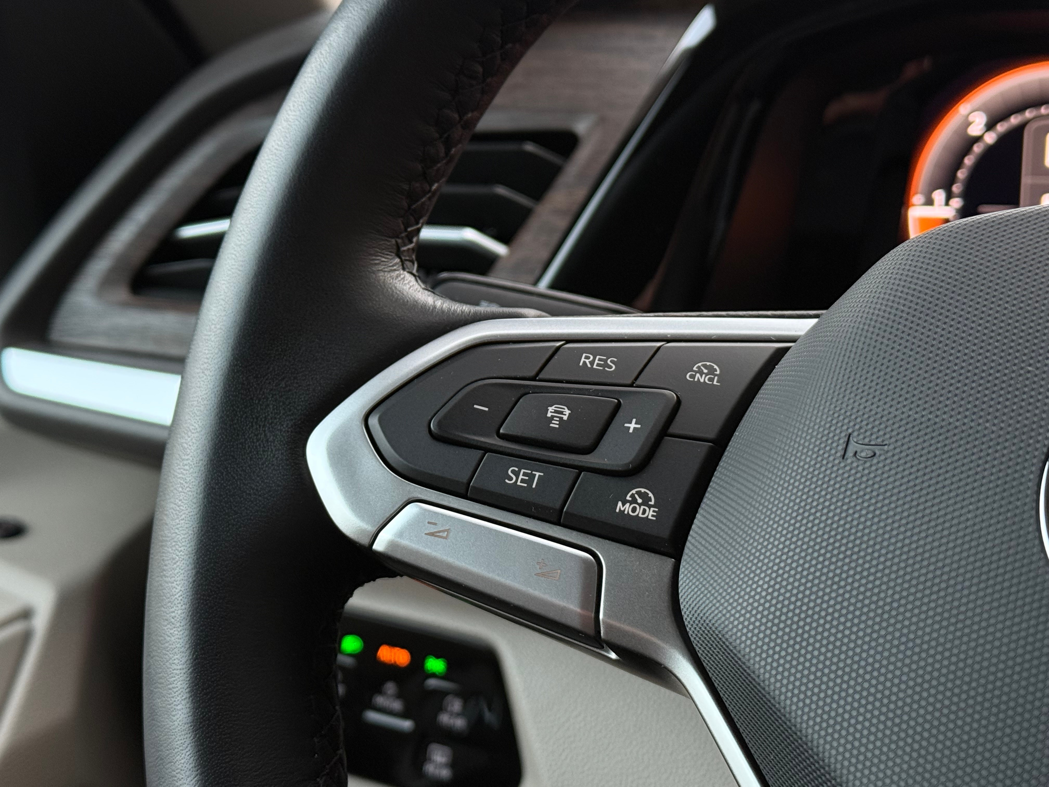 listing desktop thumbnail image 18