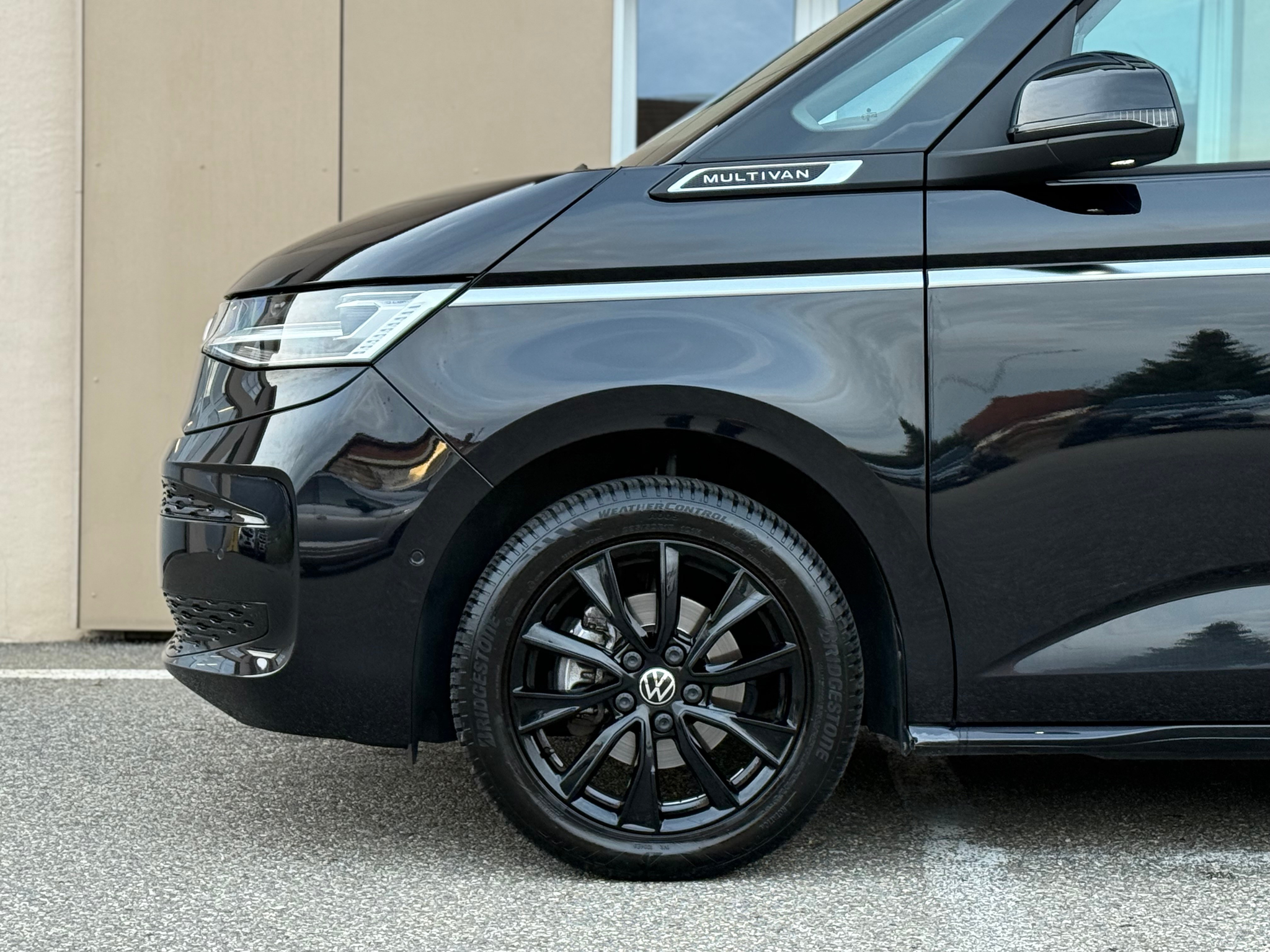 listing desktop thumbnail image 5