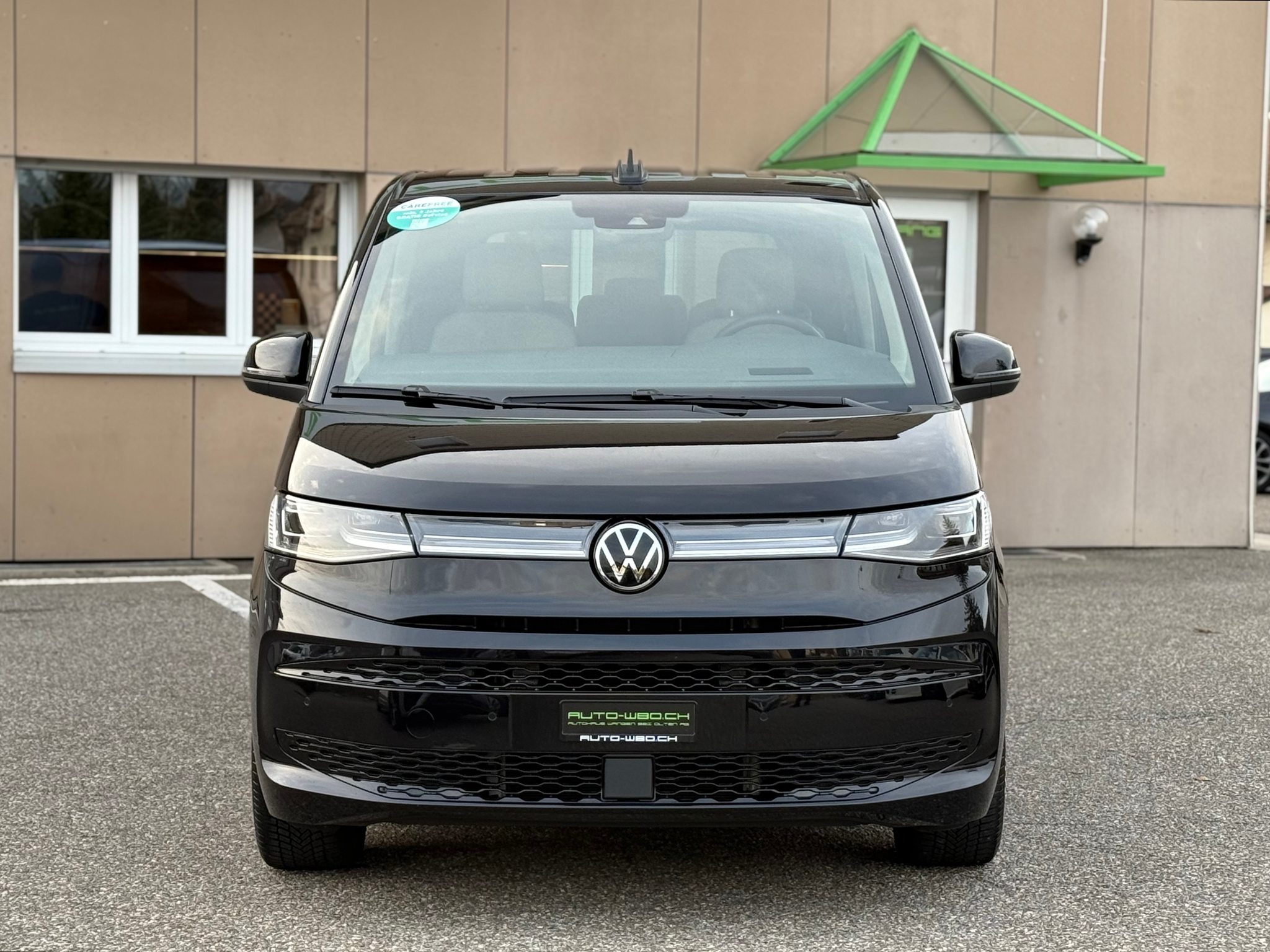 listing desktop thumbnail image 1