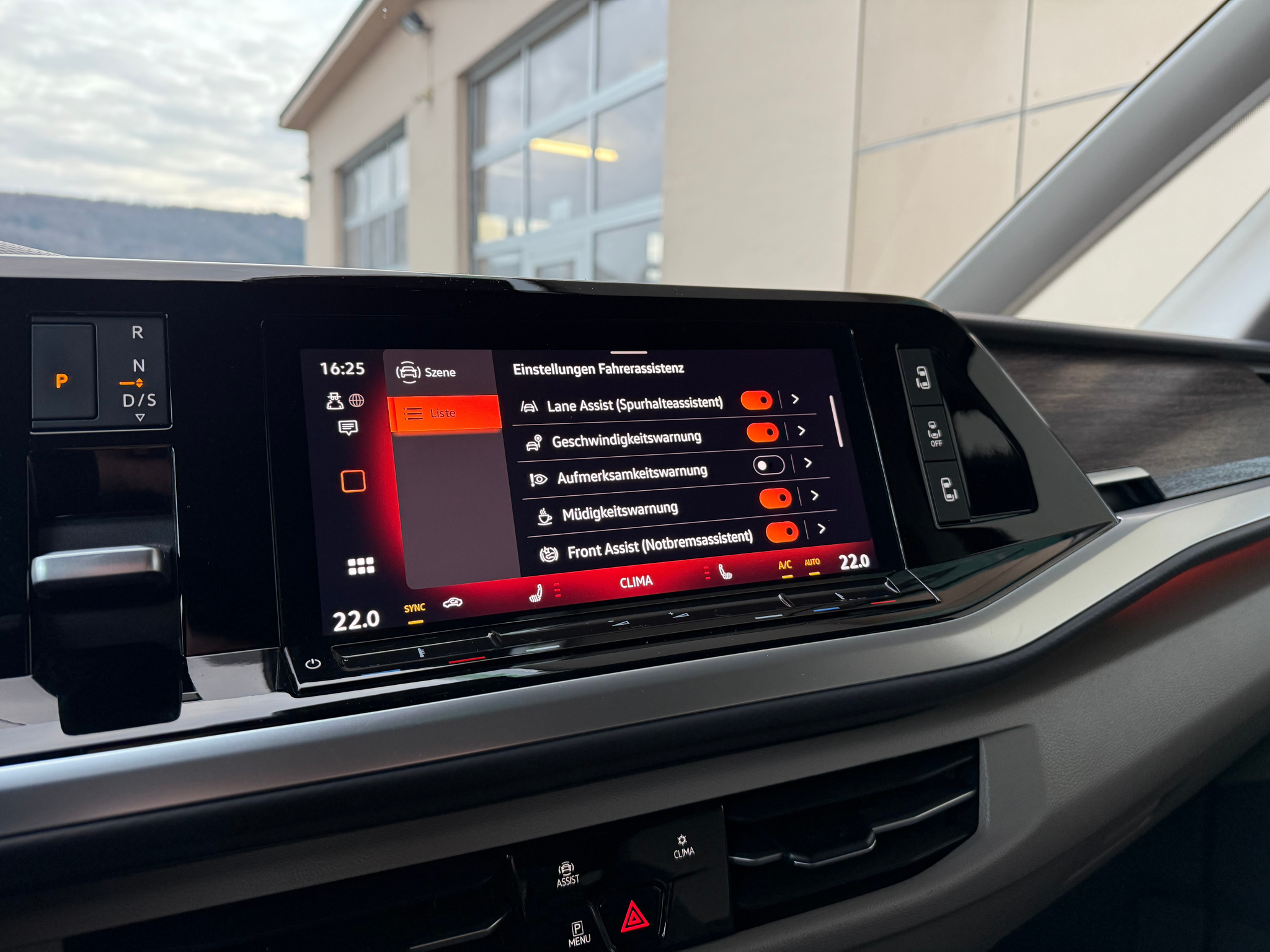 listing desktop thumbnail image 15