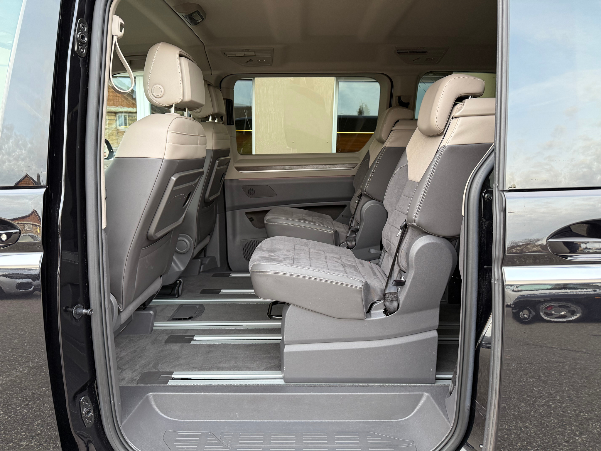 listing desktop thumbnail image 20