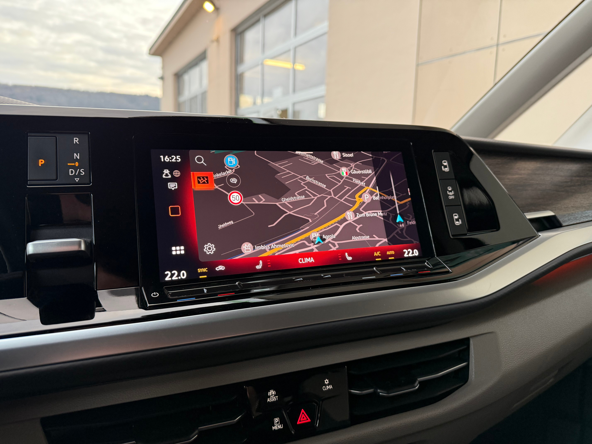 listing desktop thumbnail image 14