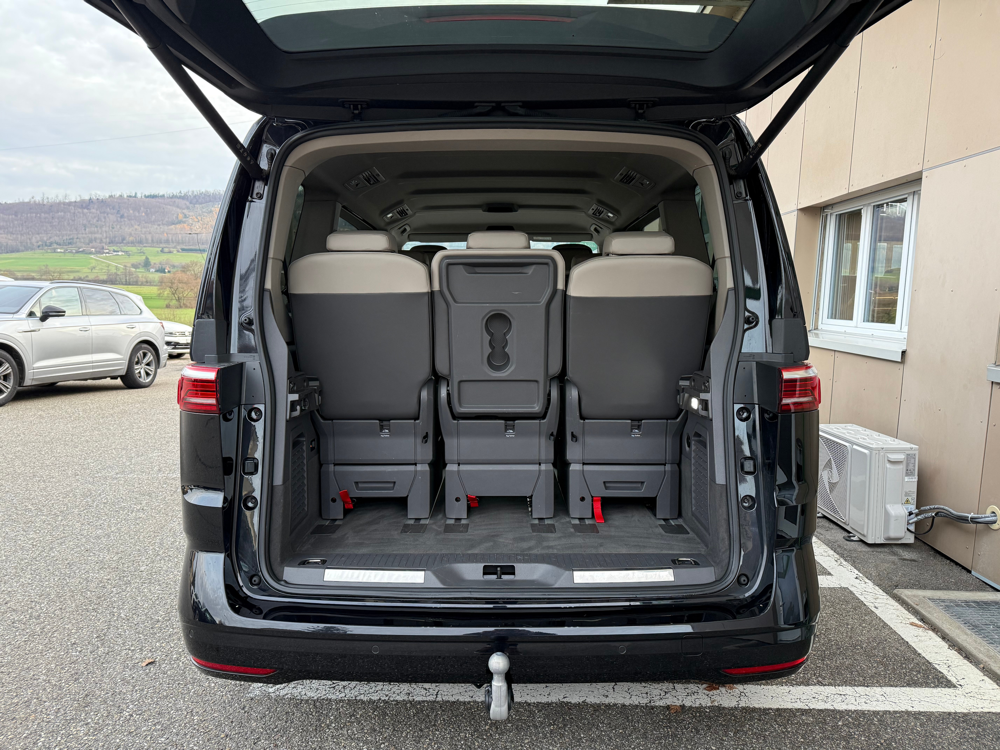 listing desktop thumbnail image 24