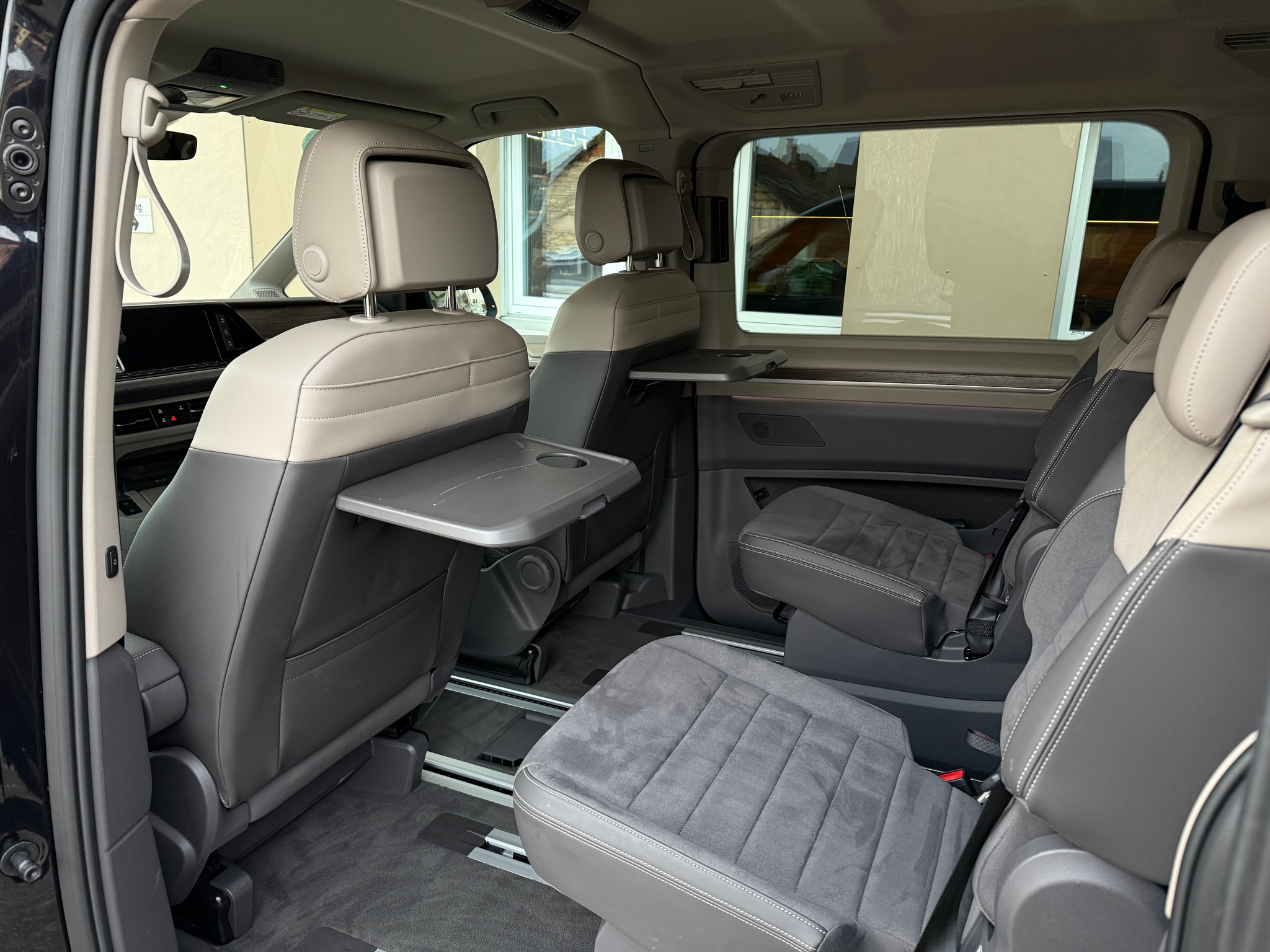 listing desktop thumbnail image 21