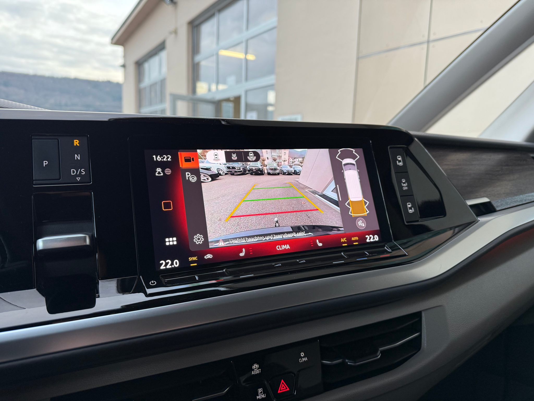 listing desktop thumbnail image 12