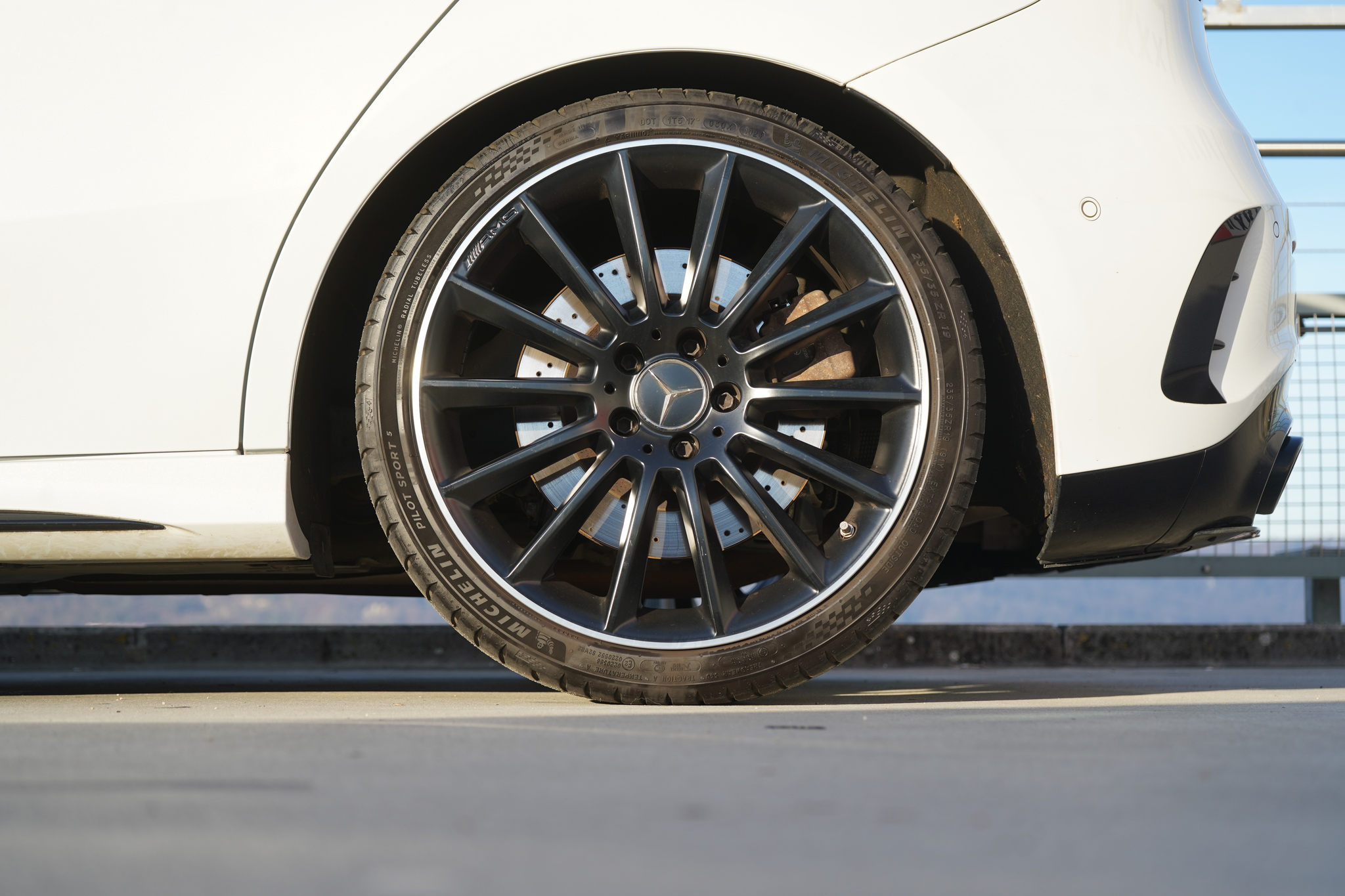 listing desktop thumbnail image 20