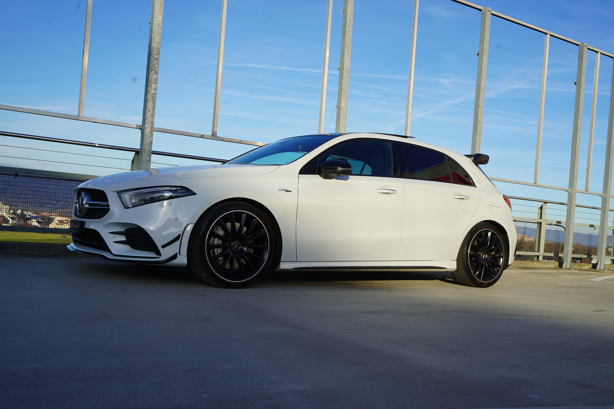 listing desktop thumbnail image 12